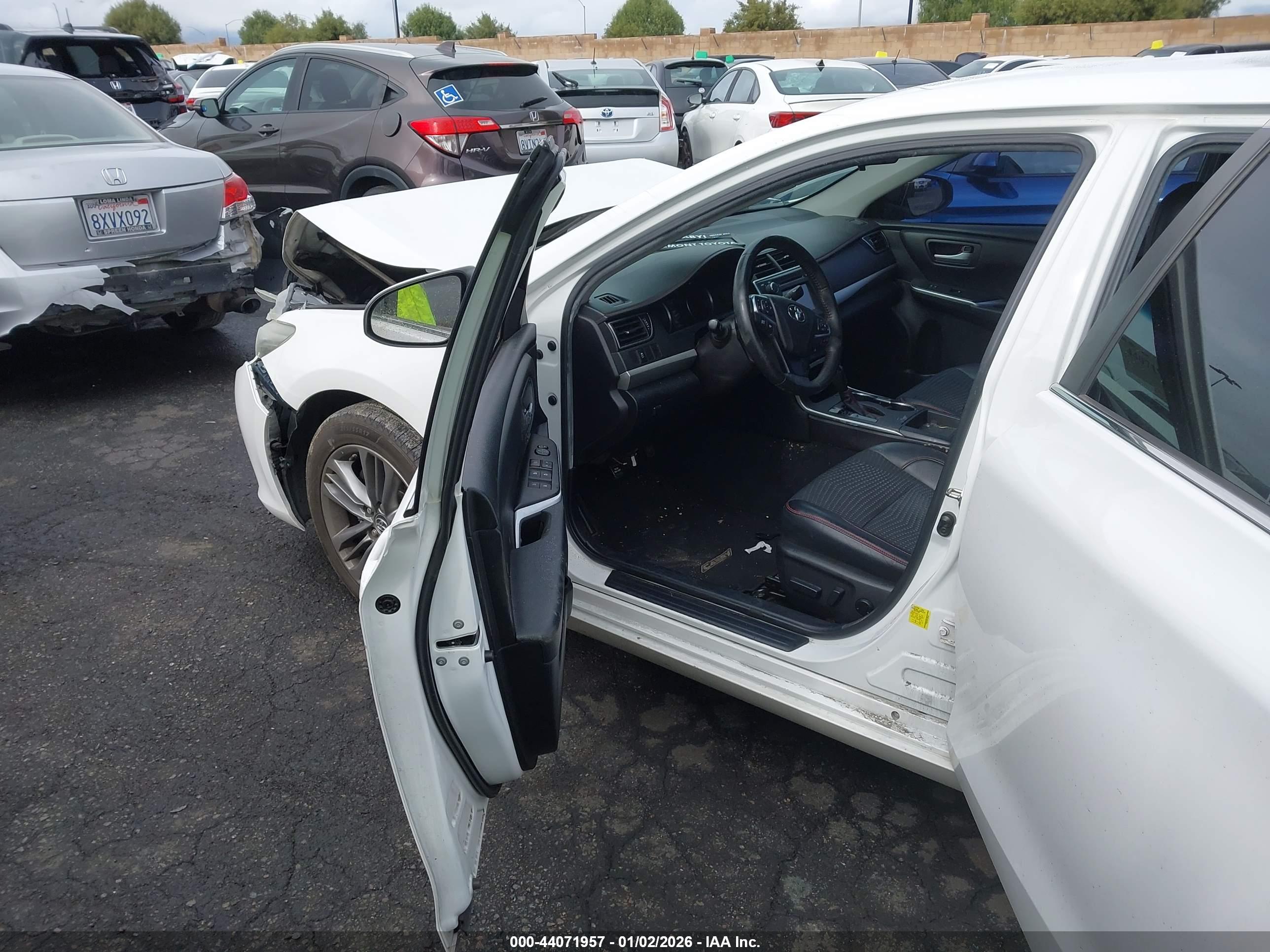 TOYOTA CAMRY image 5