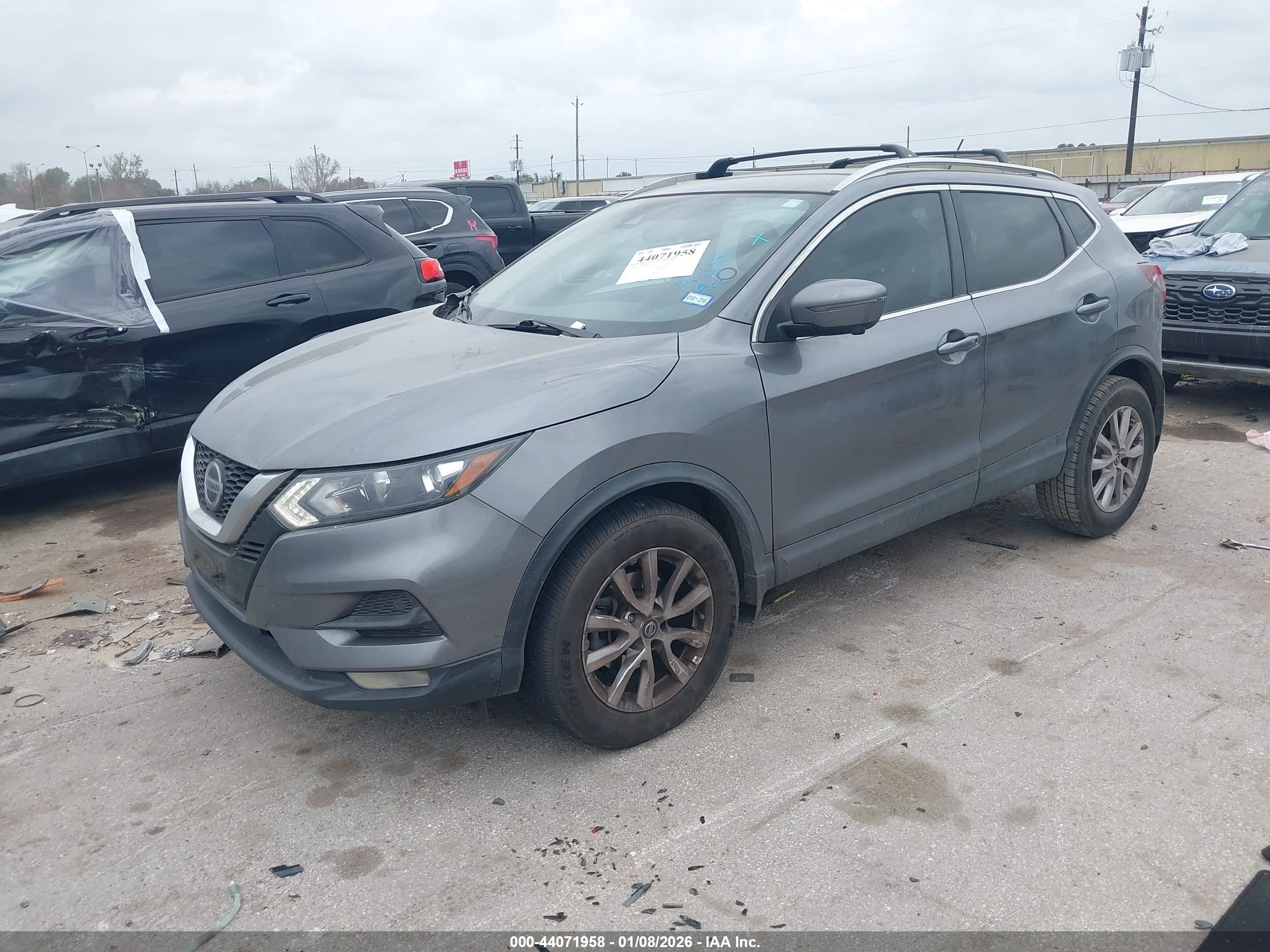 NISSAN ROGUE image 2