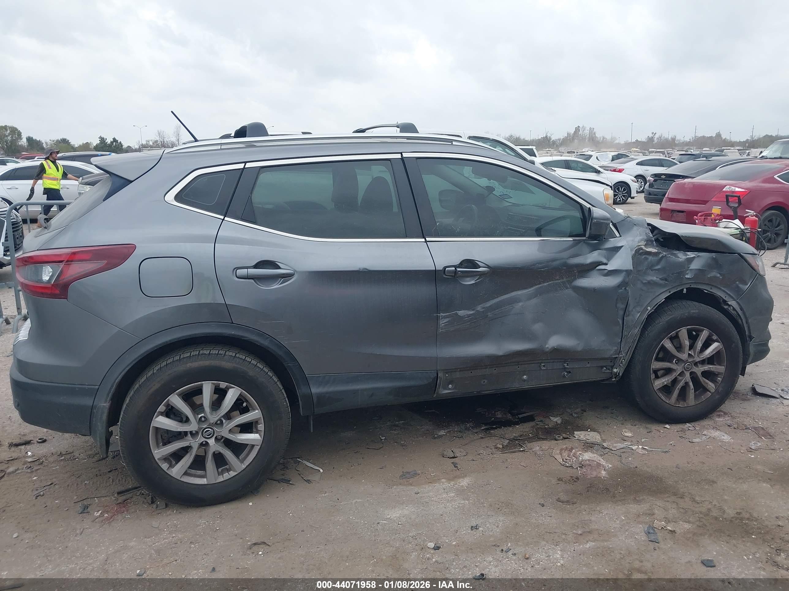 NISSAN ROGUE image 6