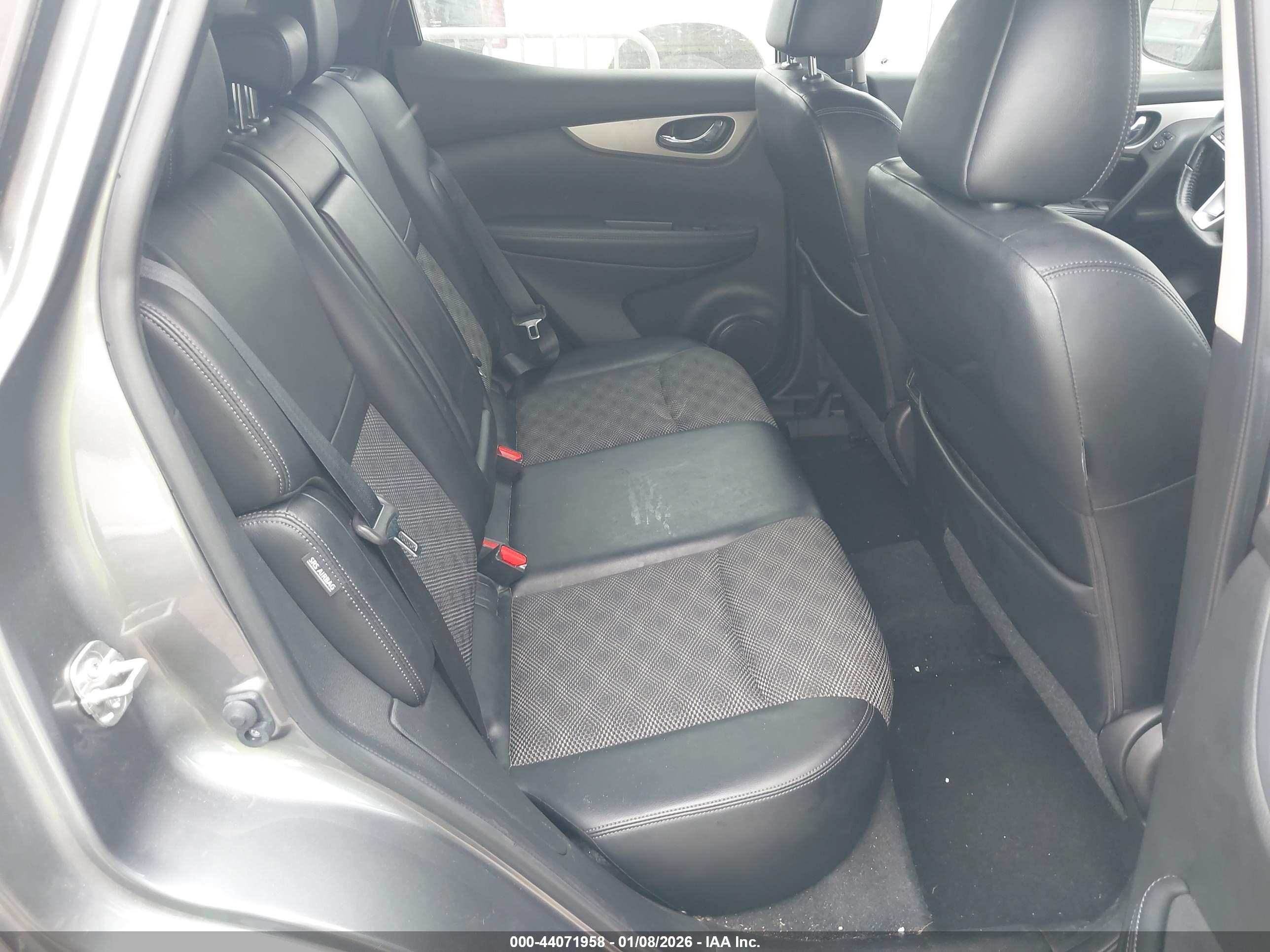 NISSAN ROGUE image 8