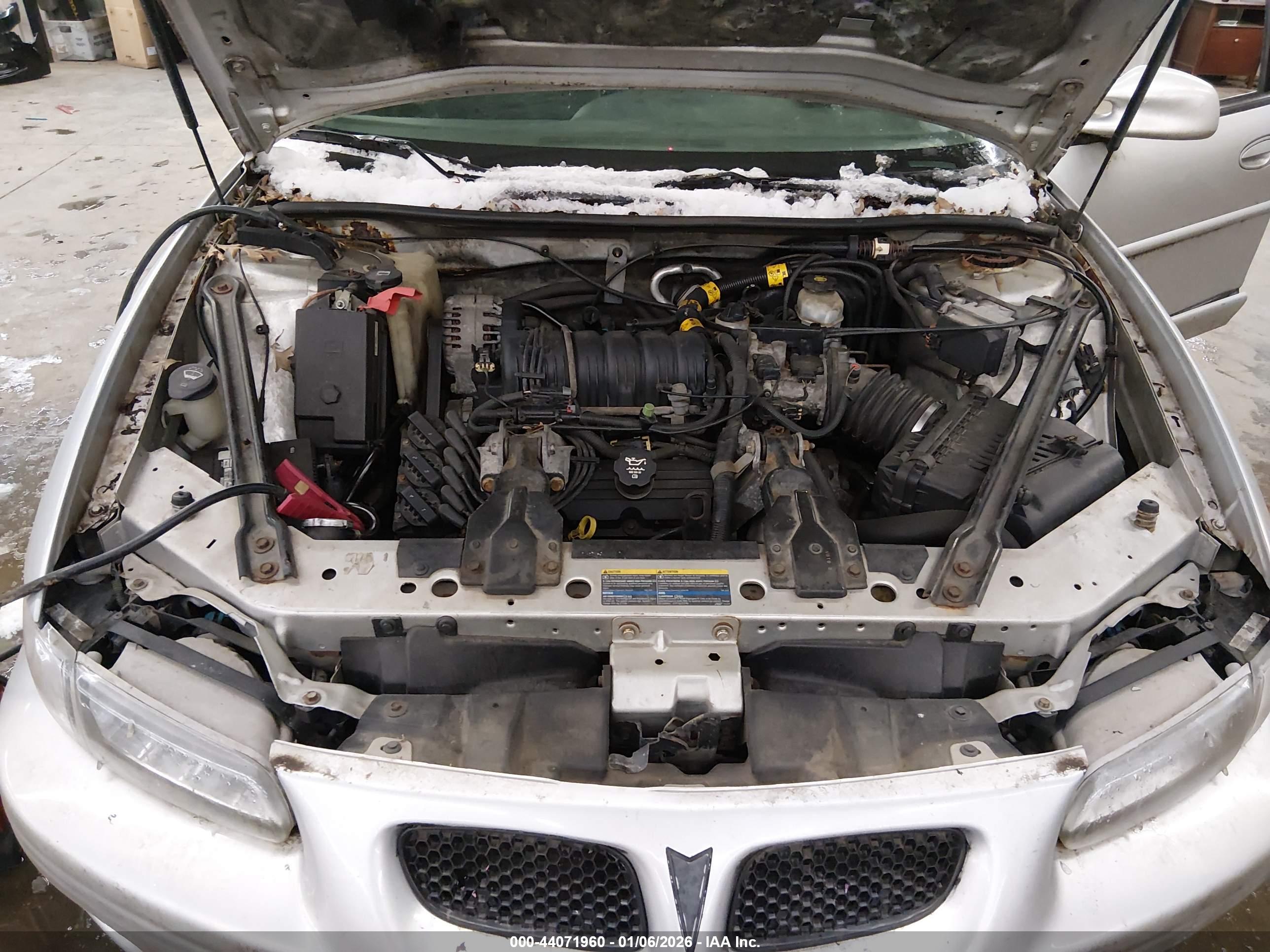 PONTIAC GRAND image 10