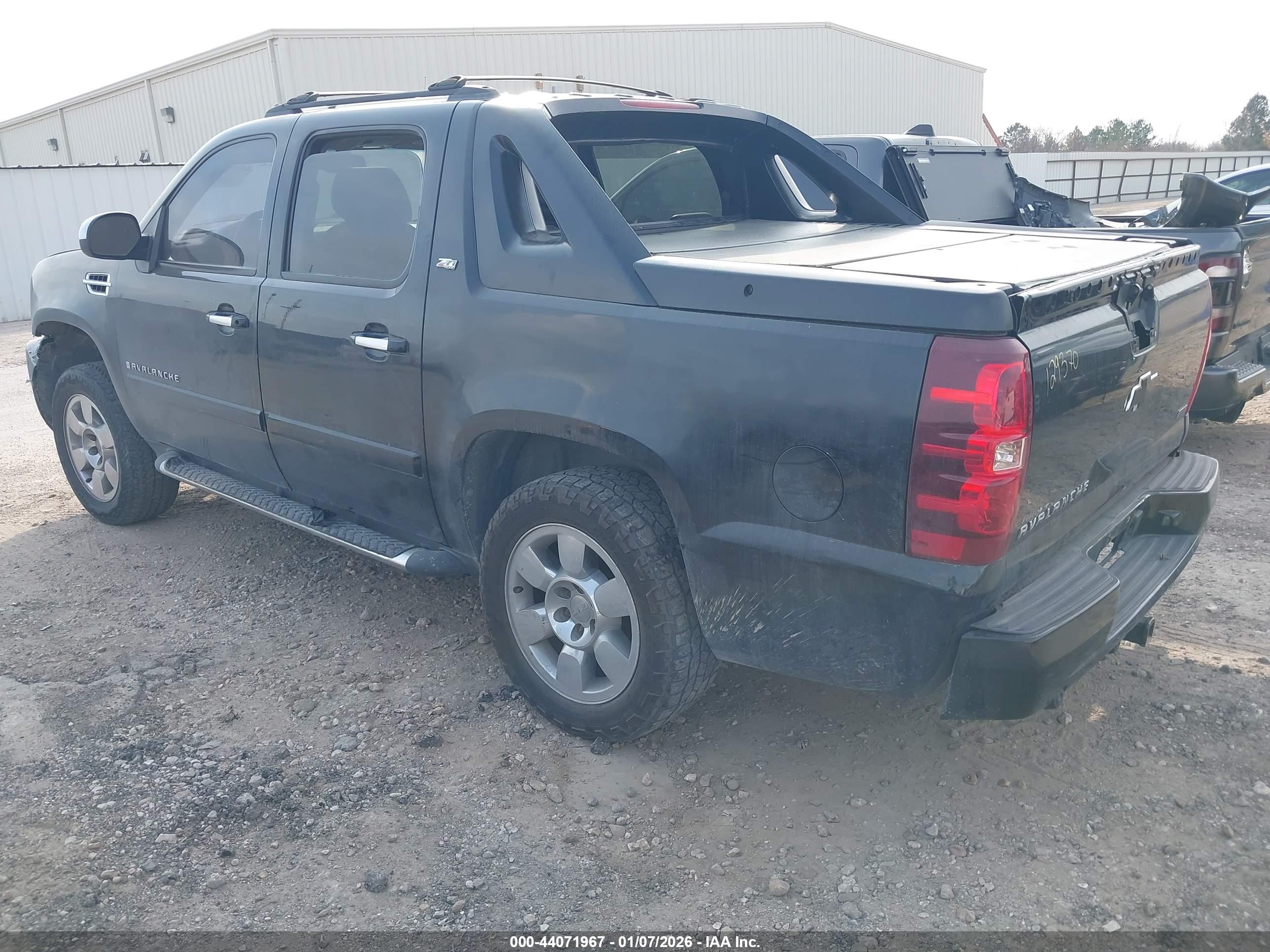 CHEVROLET AVALANCHE image 3