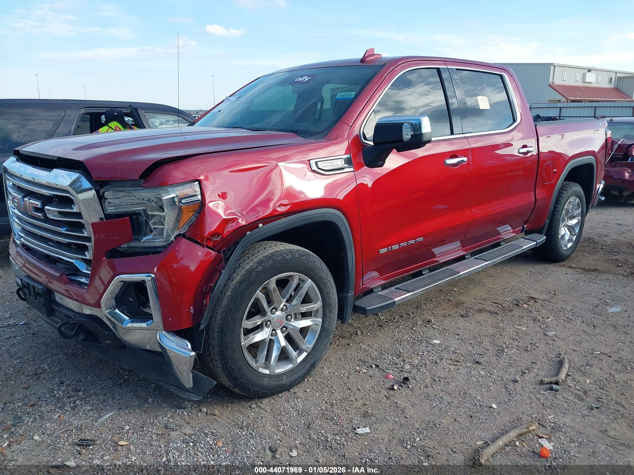 GMC SIERRA image 2