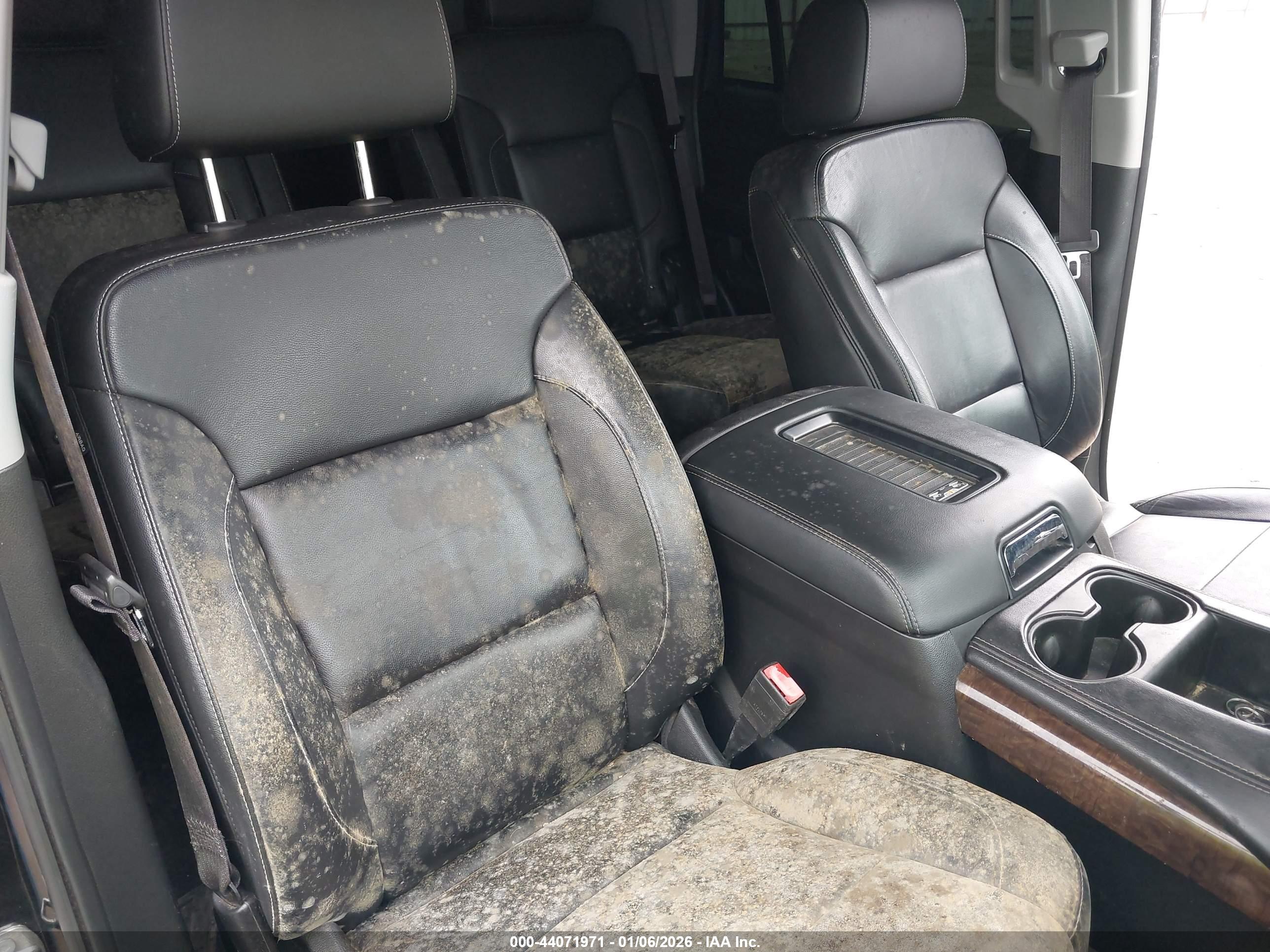 CHEVROLET TAHOE image 6