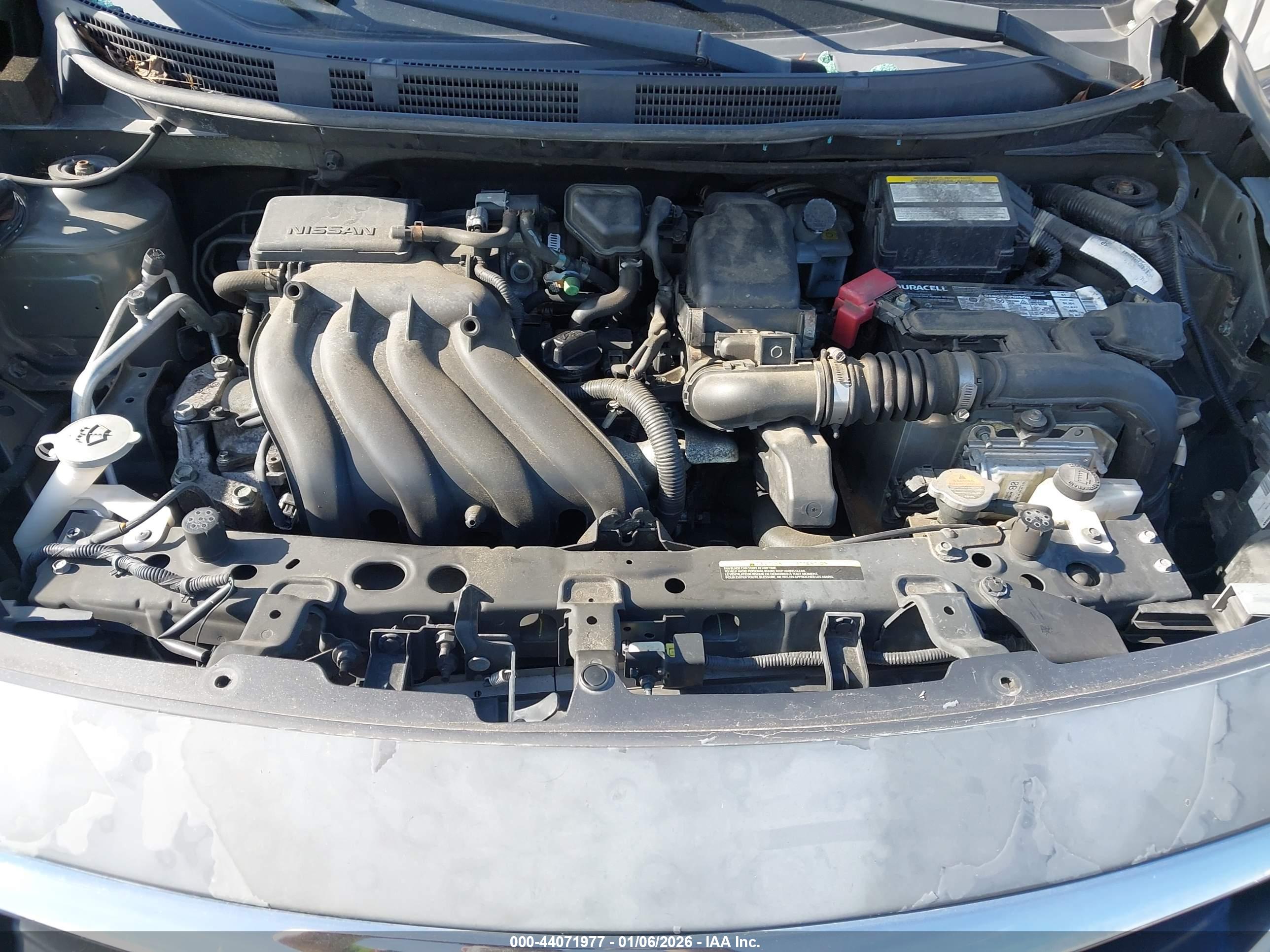 NISSAN VERSA image 10