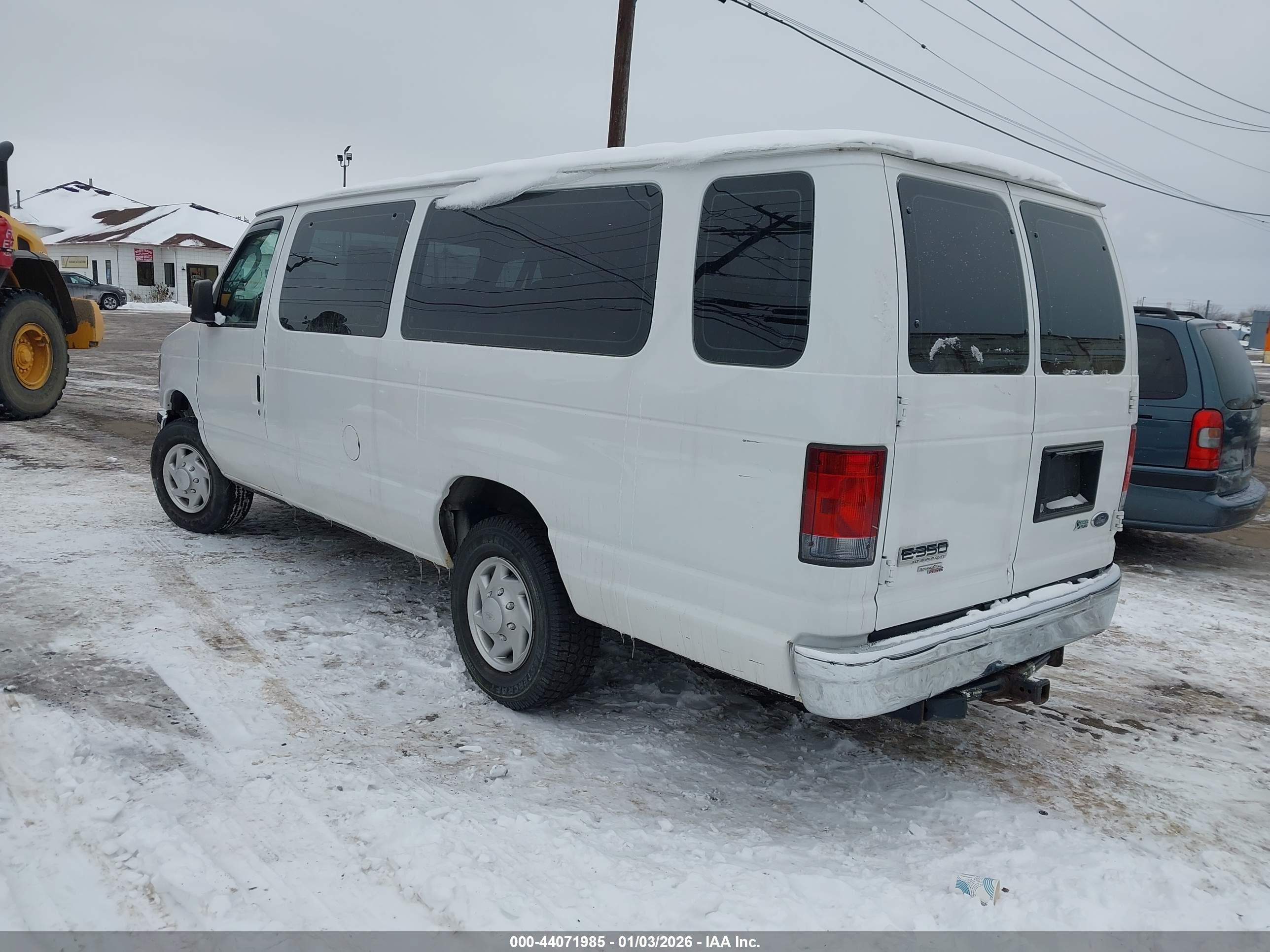 FORD E-350 image 3