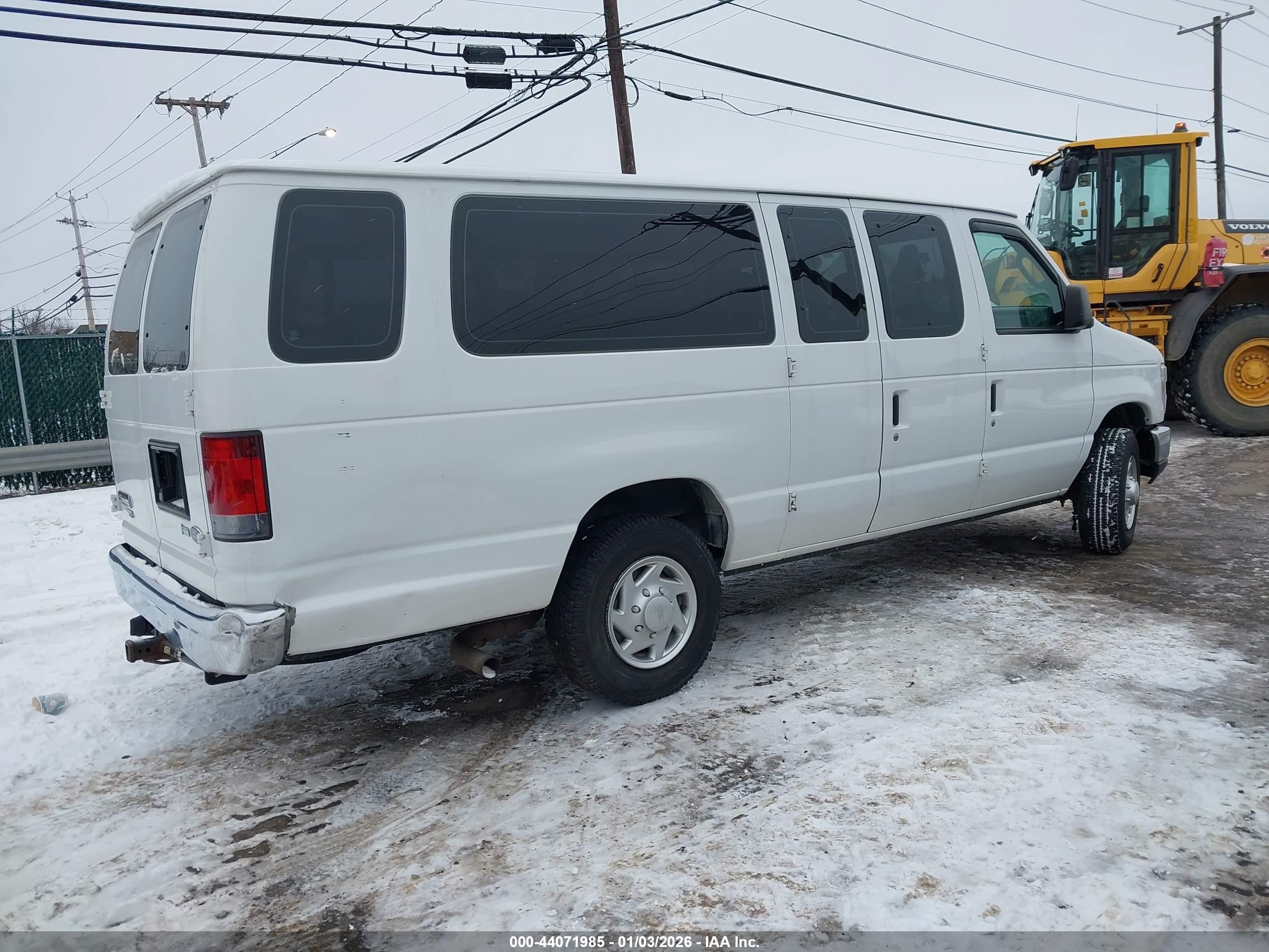 FORD E-350 image 4