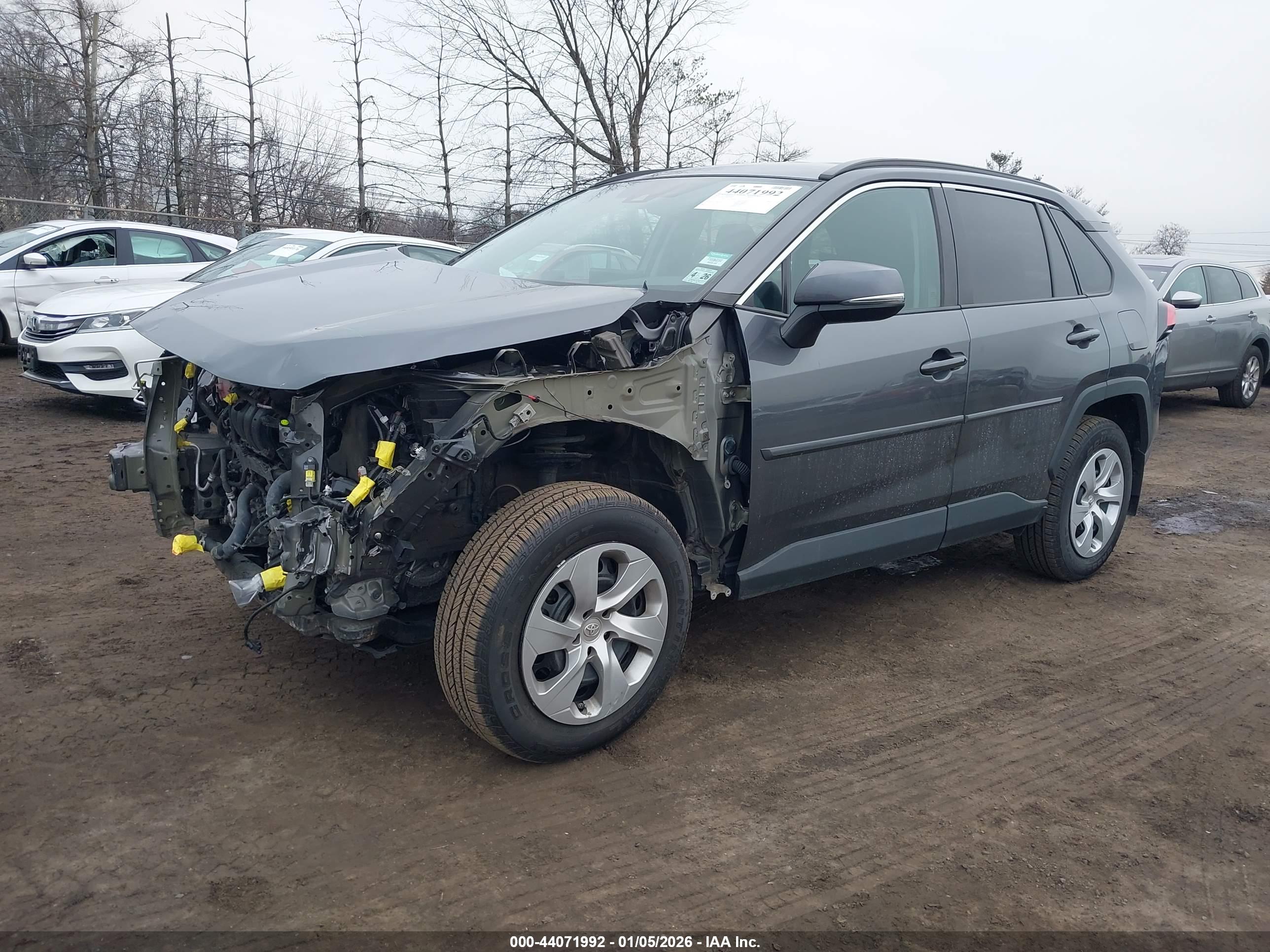 TOYOTA RAV4 image 2