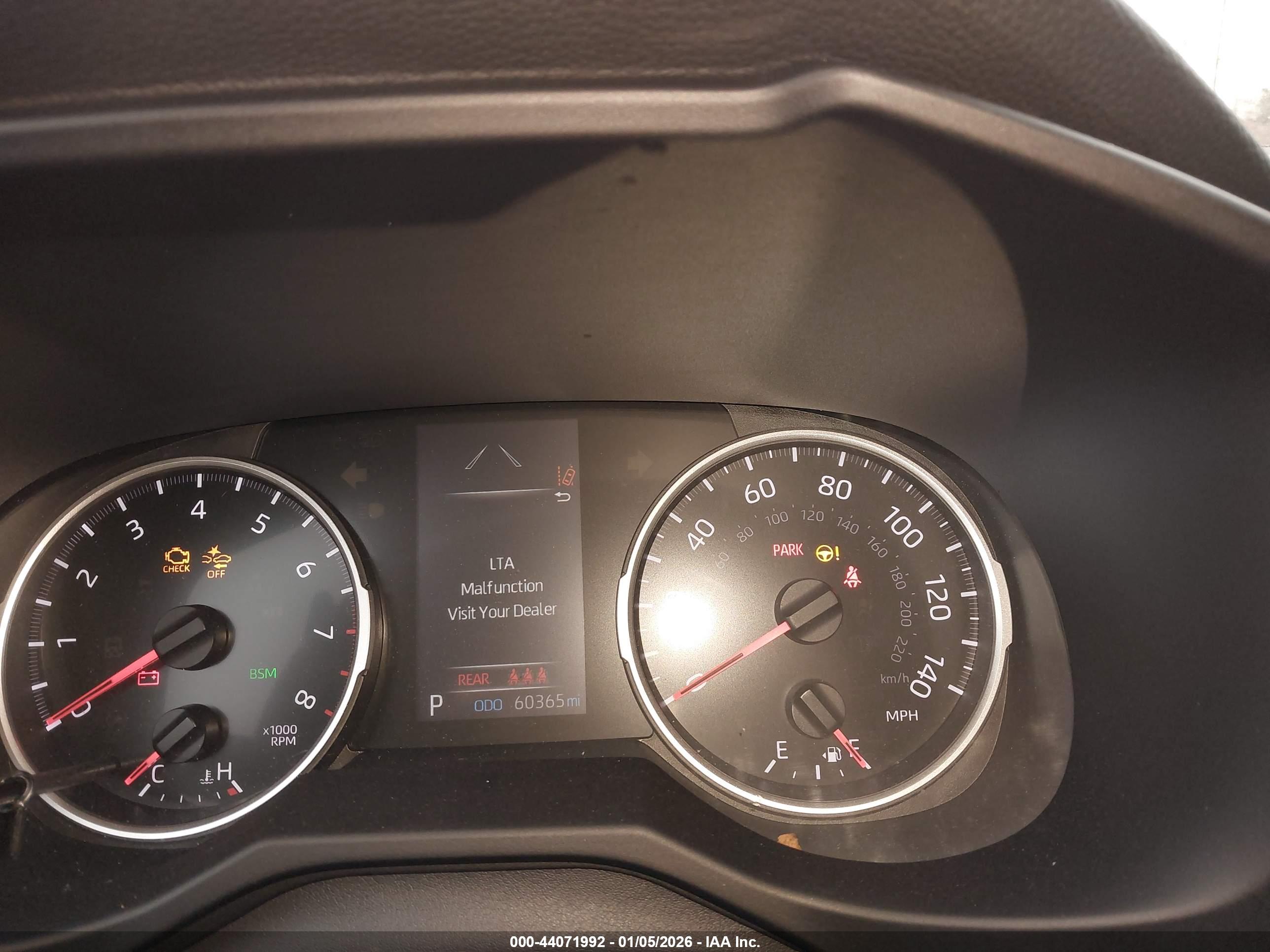 TOYOTA RAV4 image 7