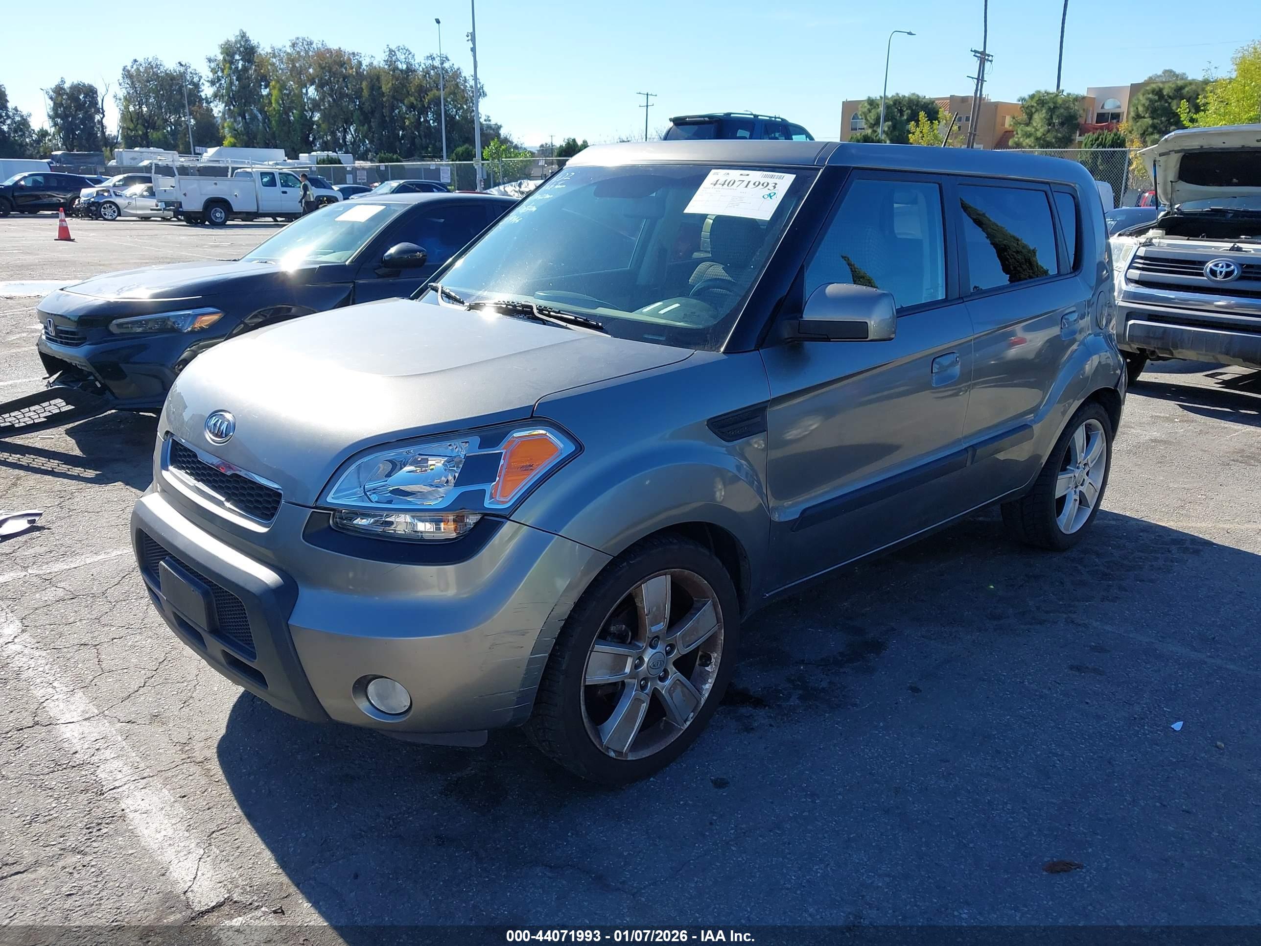 KIA SOUL image 2