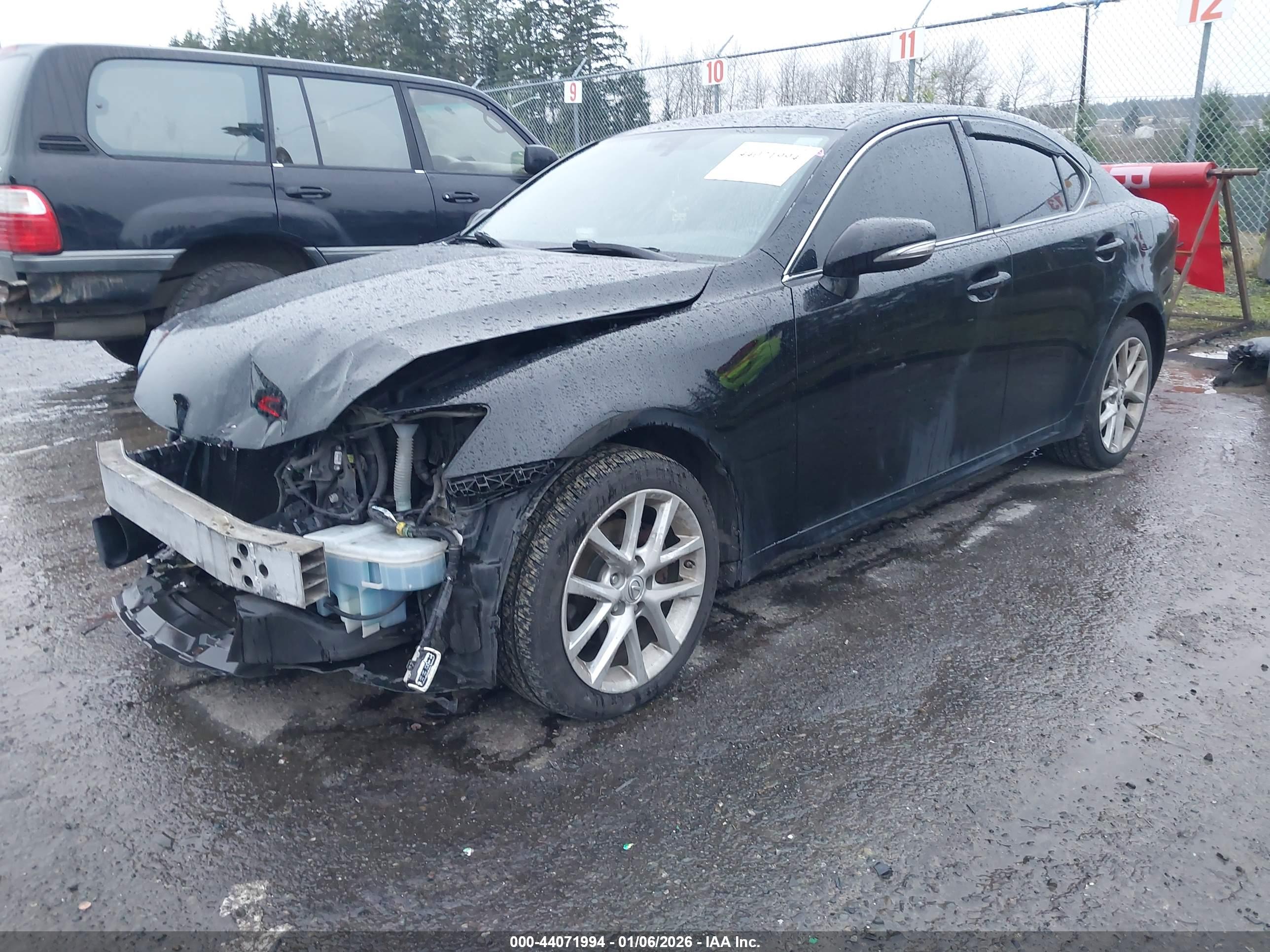 LEXUS IS image 2