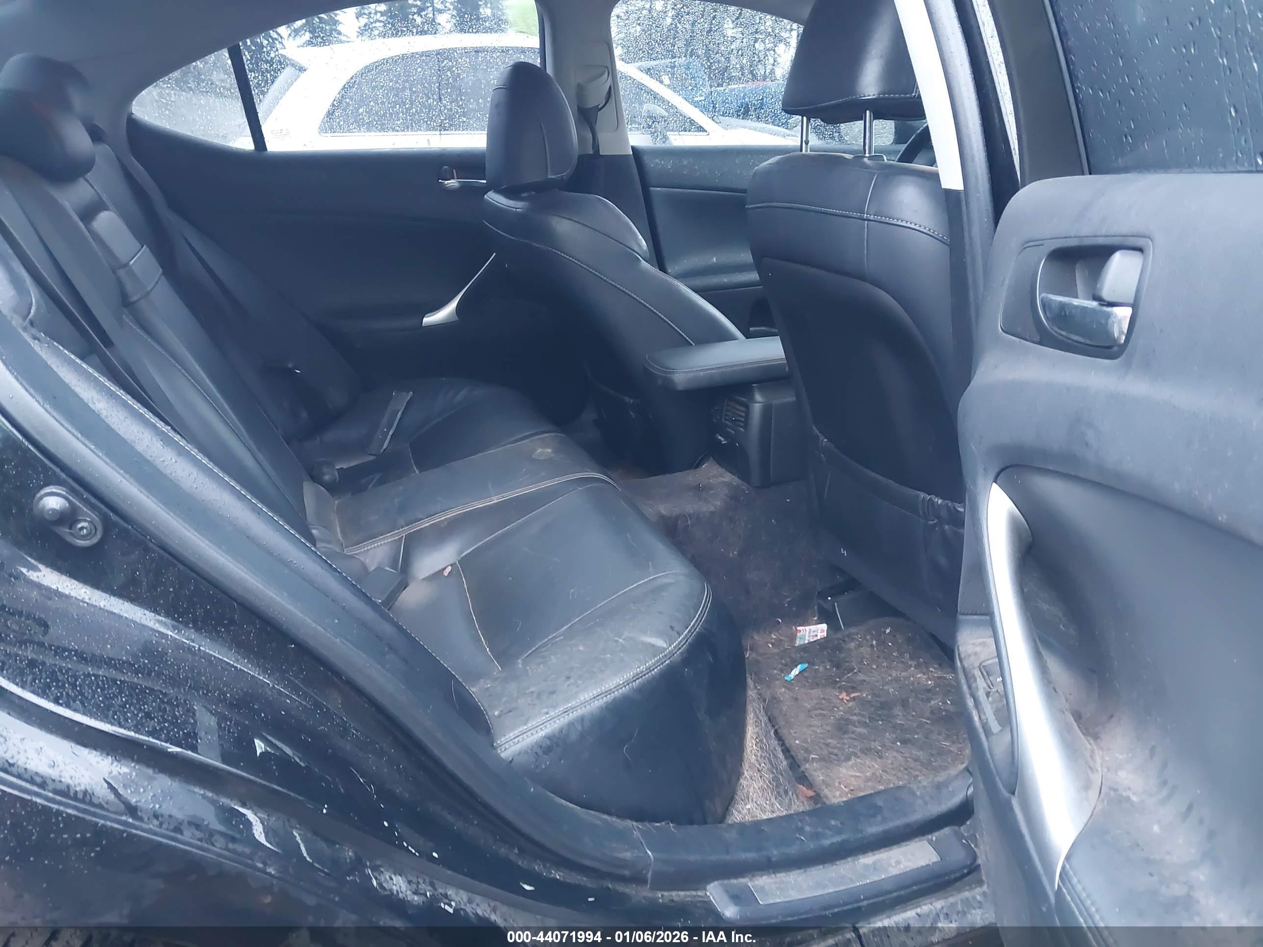 LEXUS IS image 8