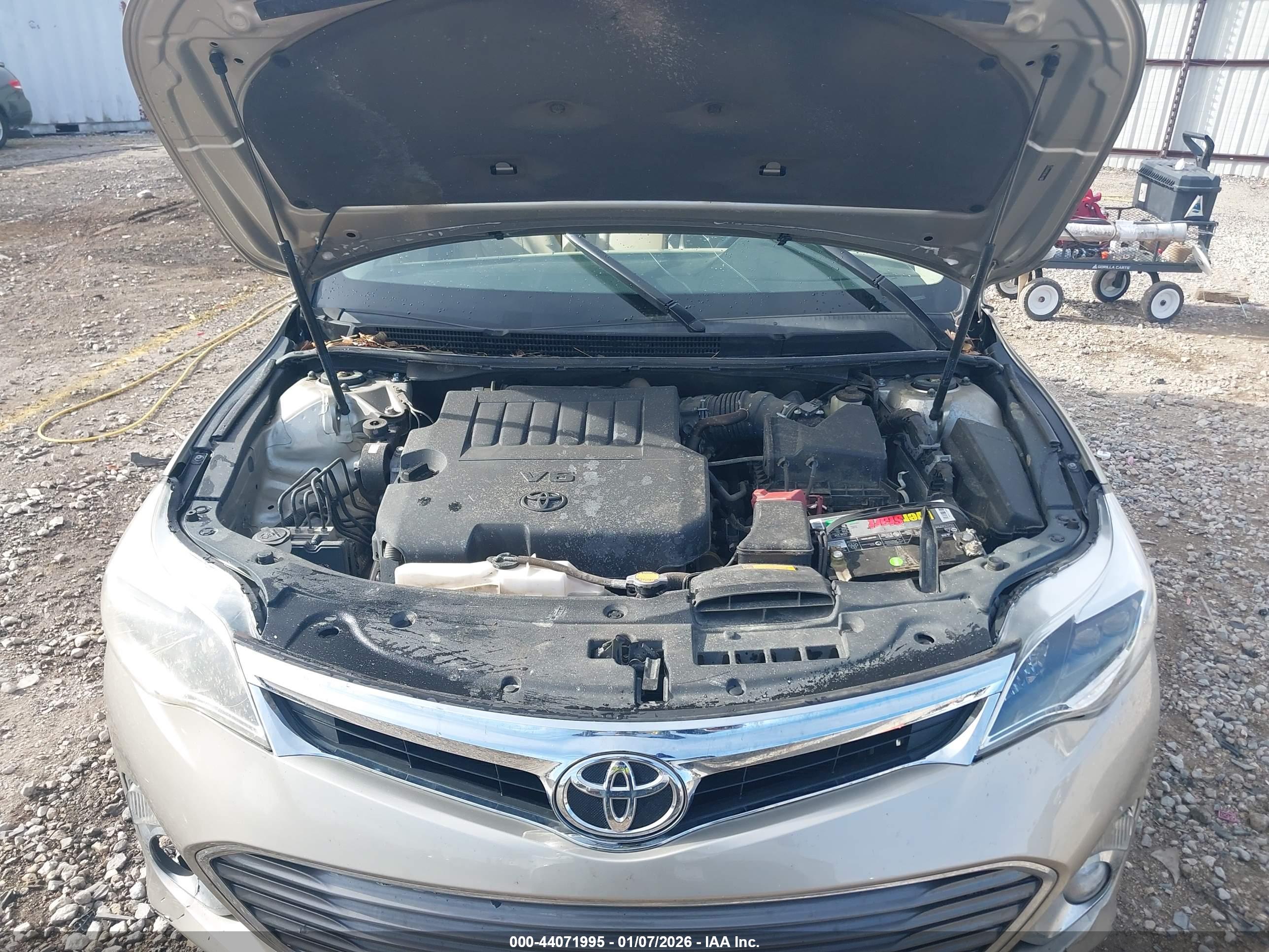 TOYOTA AVALON image 10