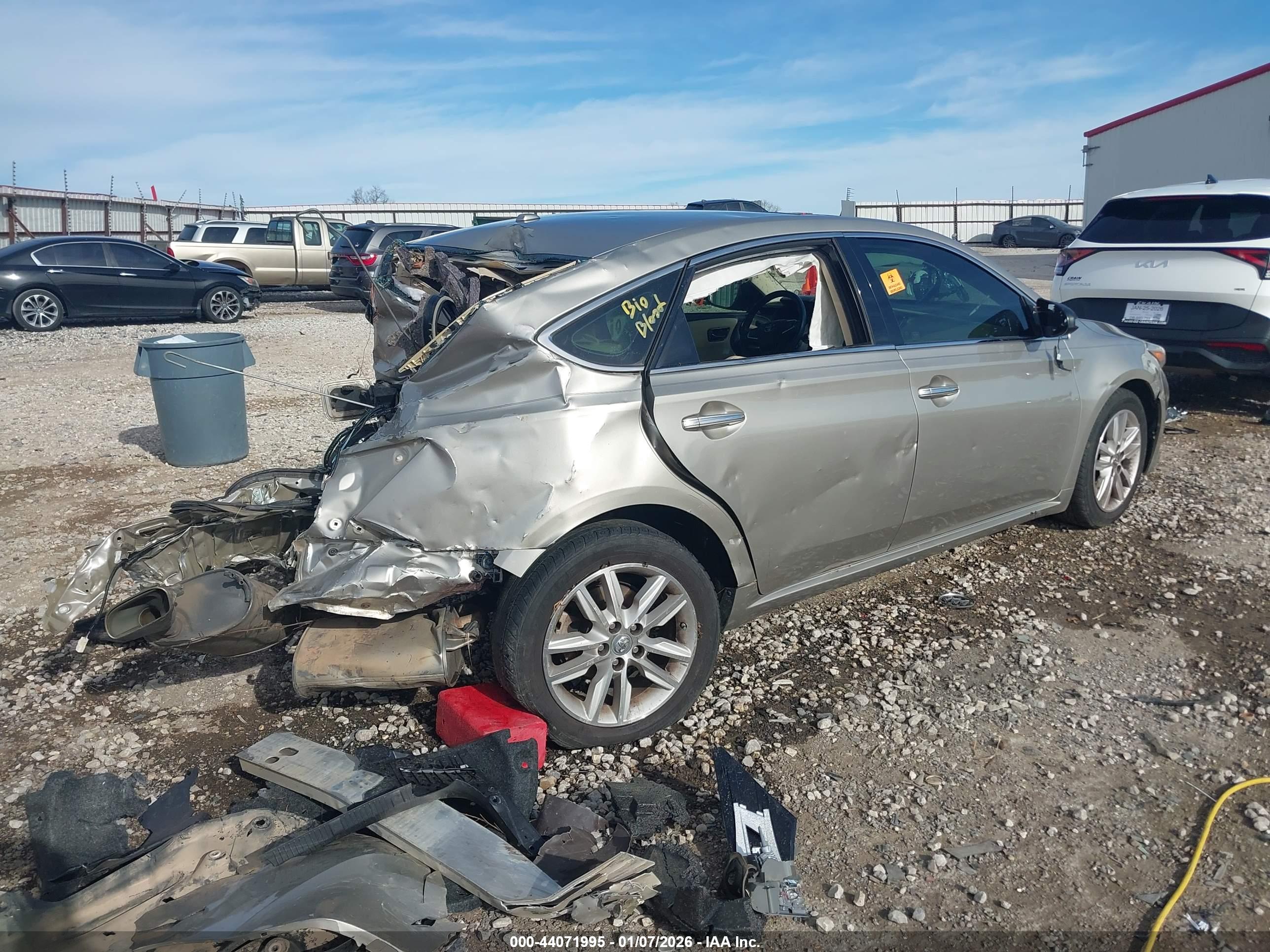 TOYOTA AVALON image 4