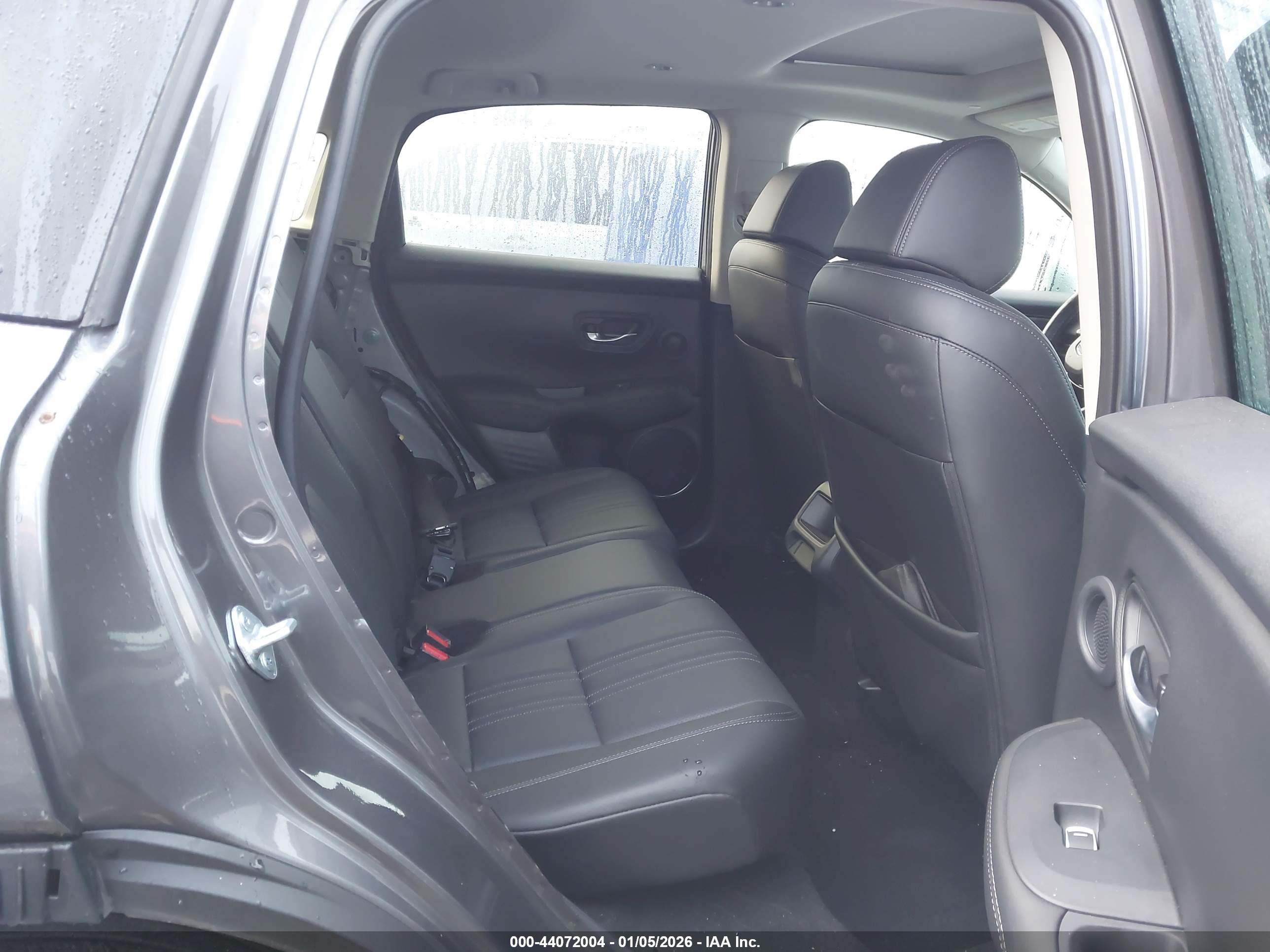 HONDA HR-V image 8
