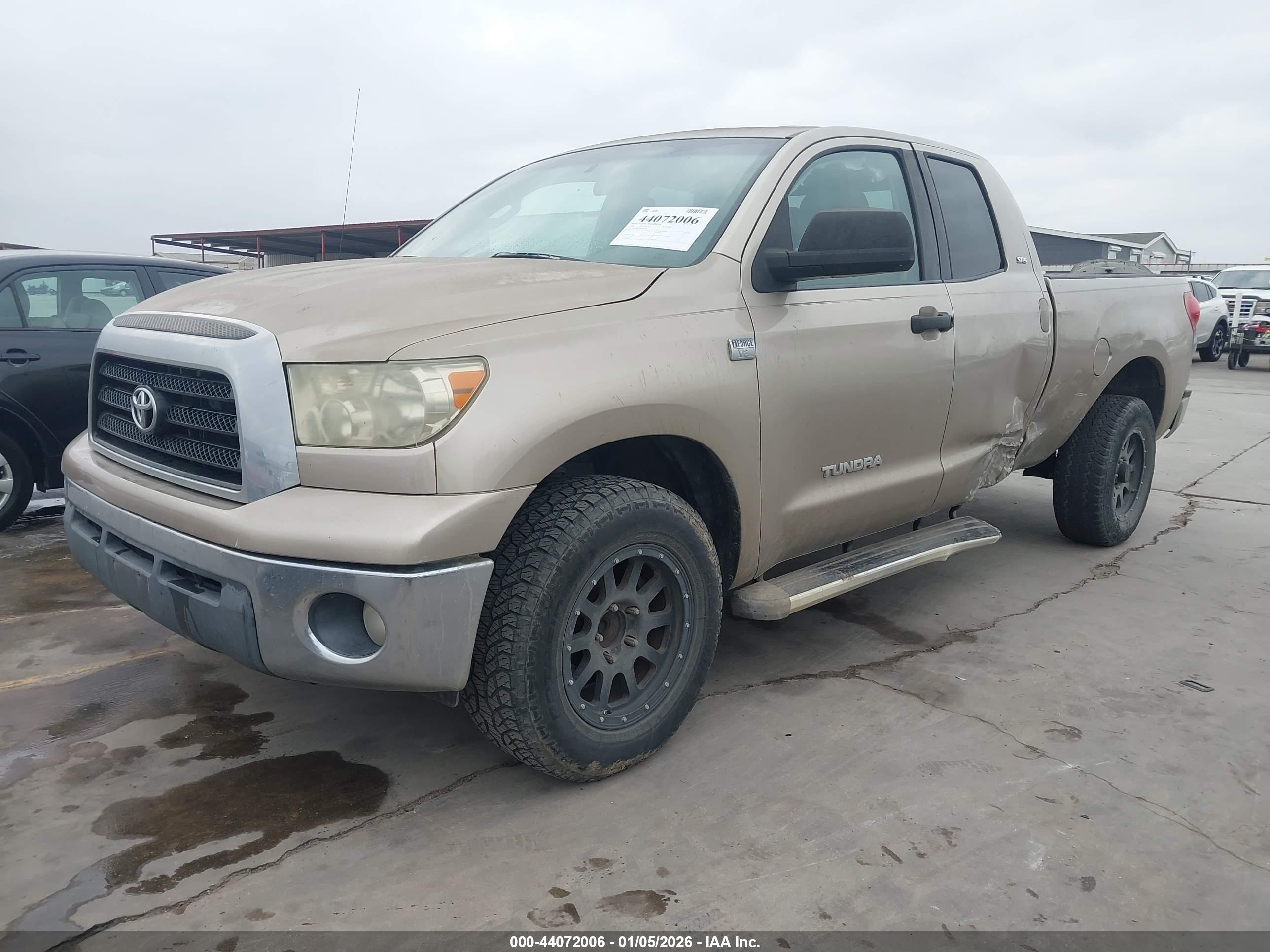 TOYOTA TUNDRA image 2