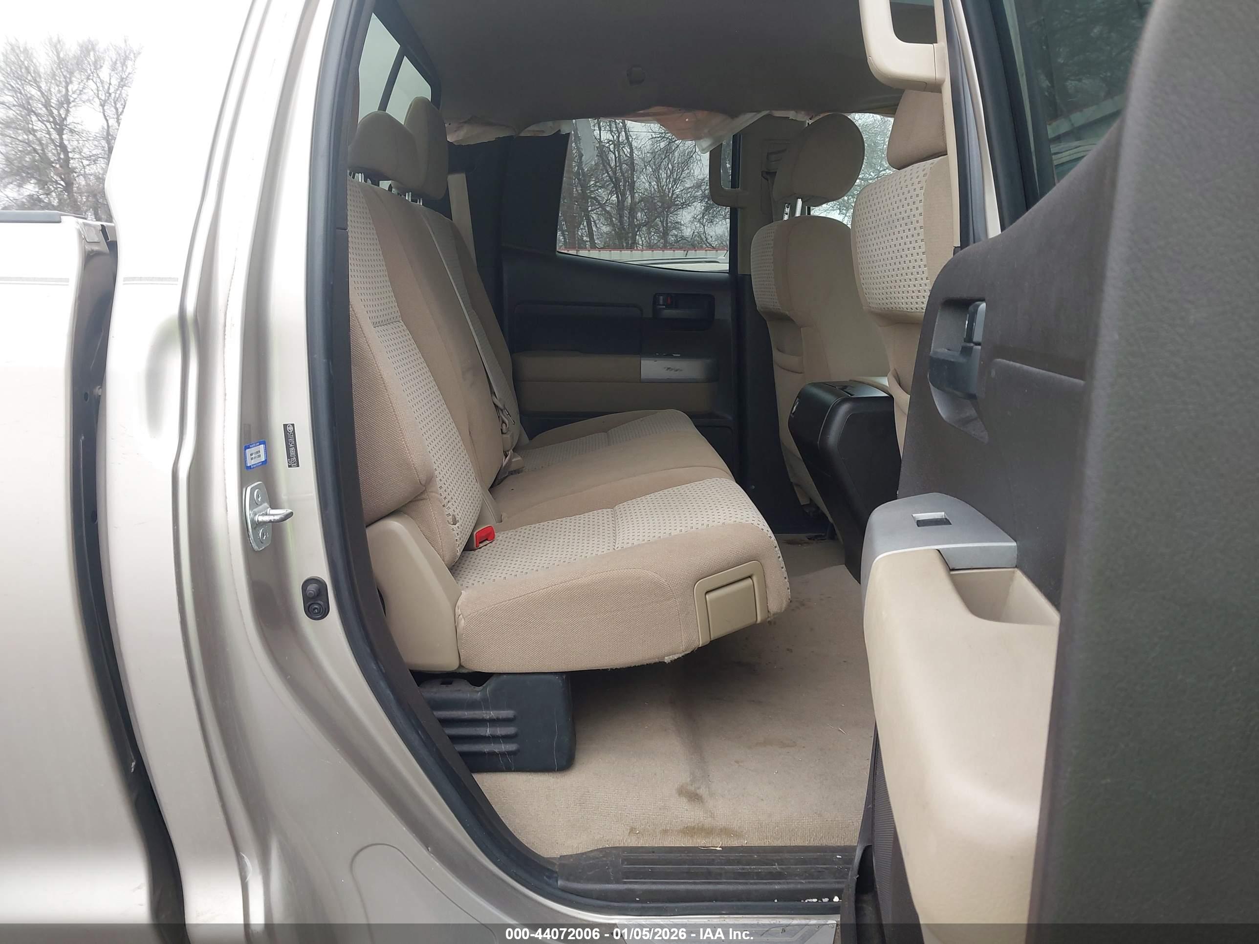 TOYOTA TUNDRA image 8