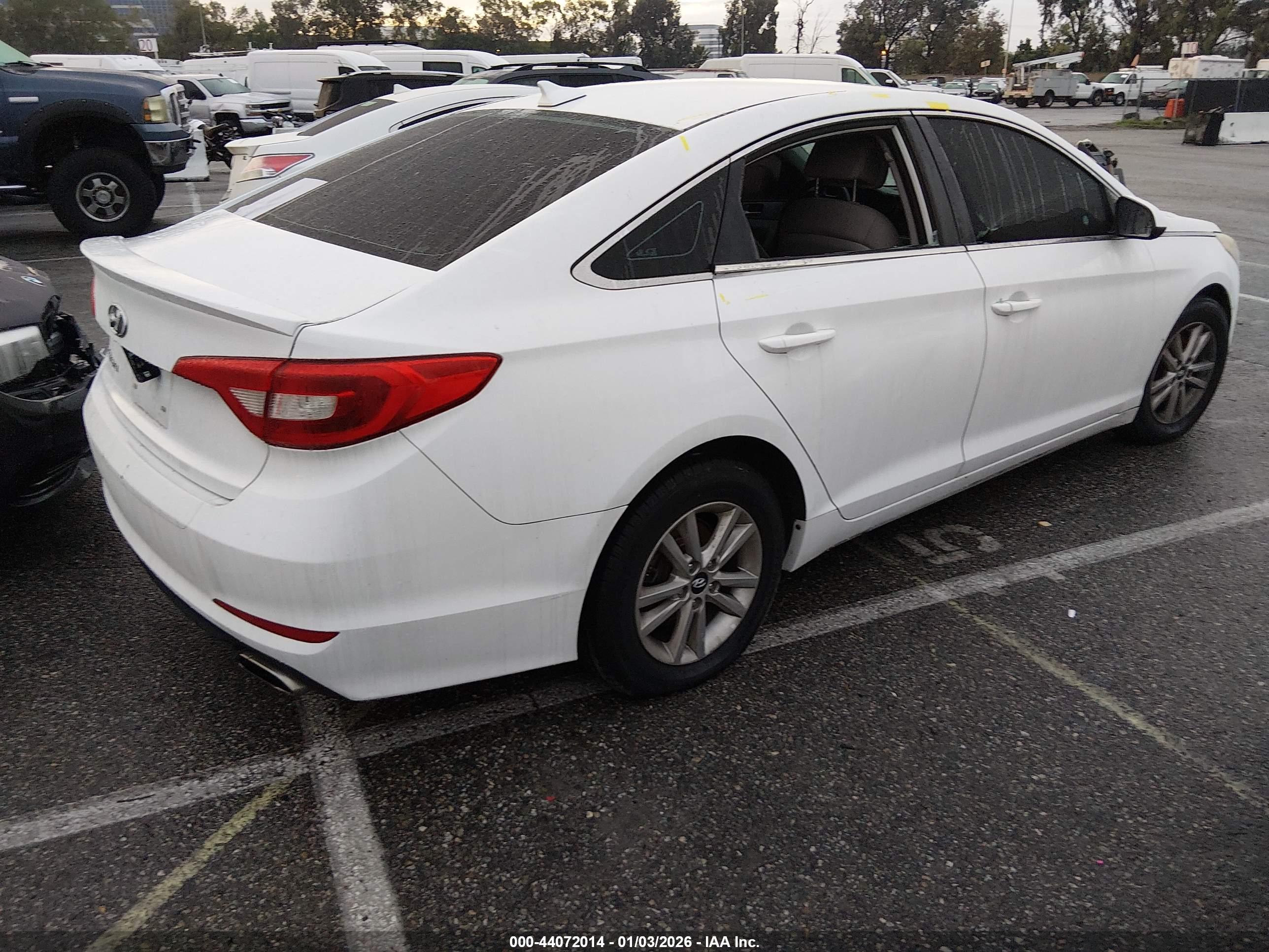 HYUNDAI SONATA image 4