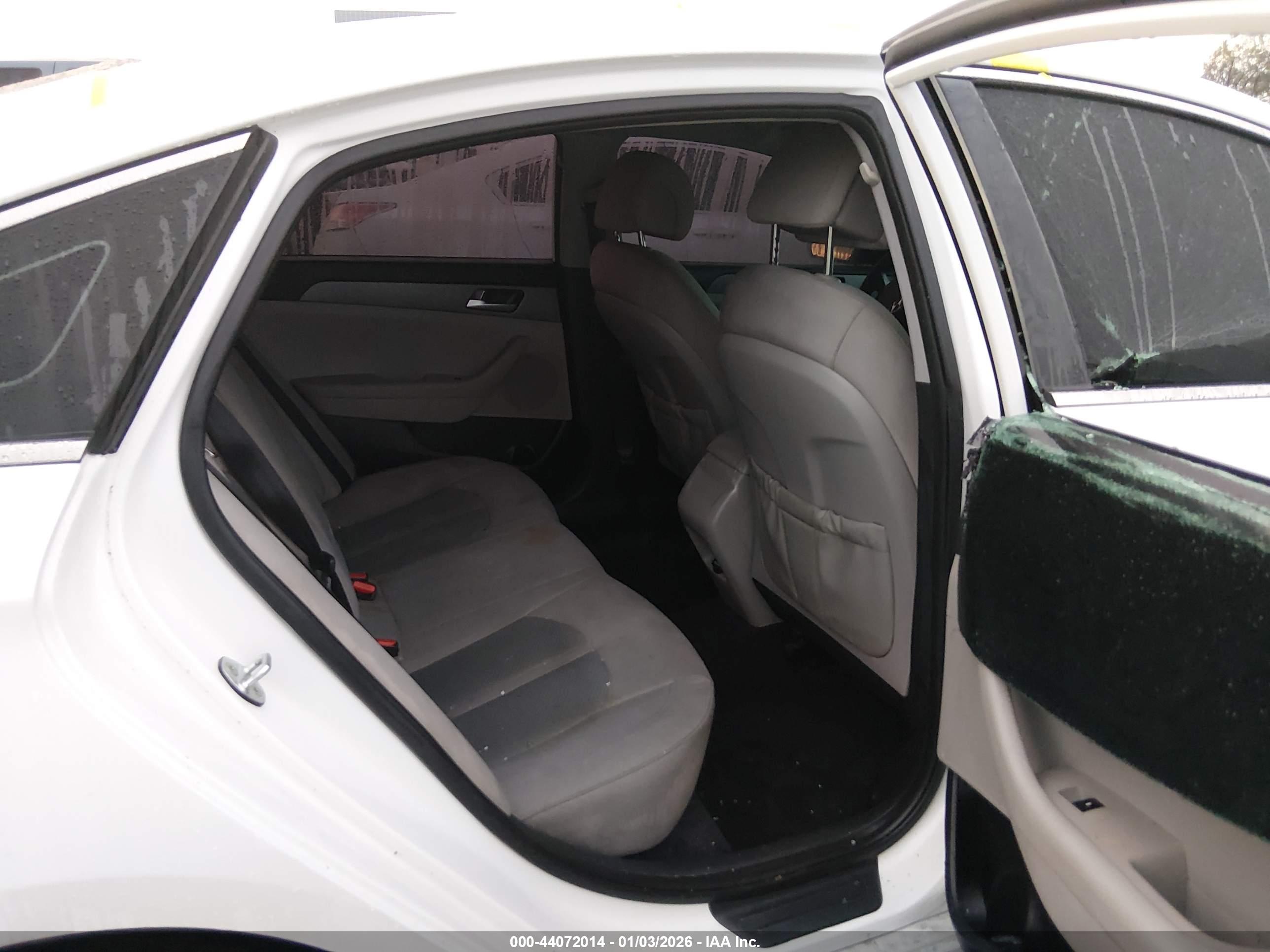 HYUNDAI SONATA image 8