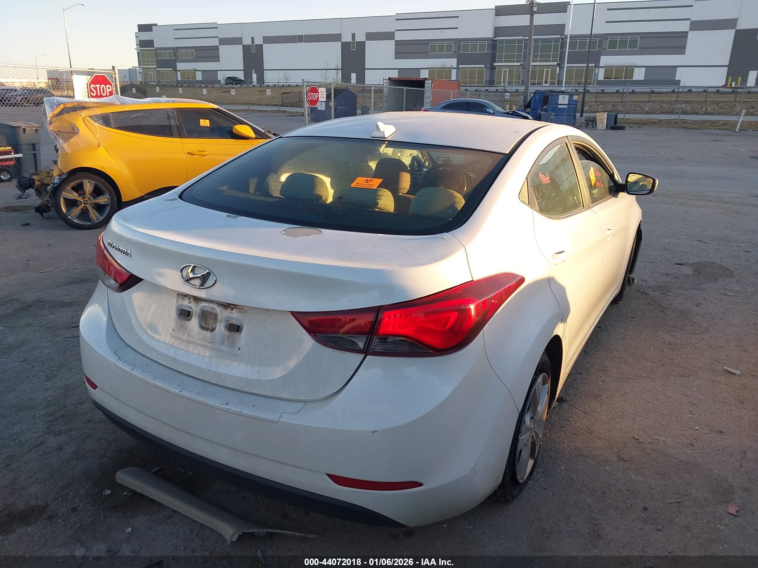 HYUNDAI ELANTRA image 4