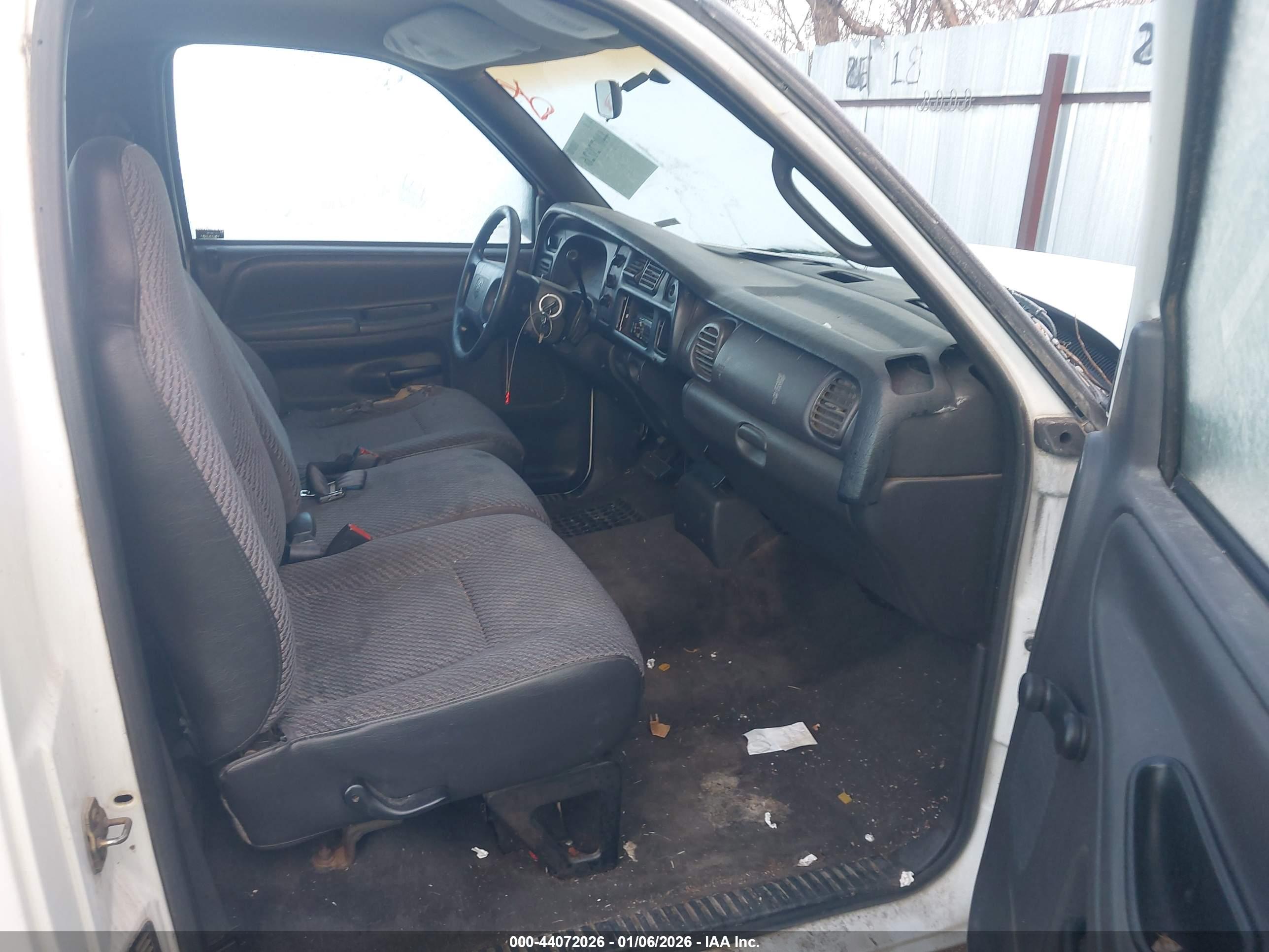DODGE RAM image 5