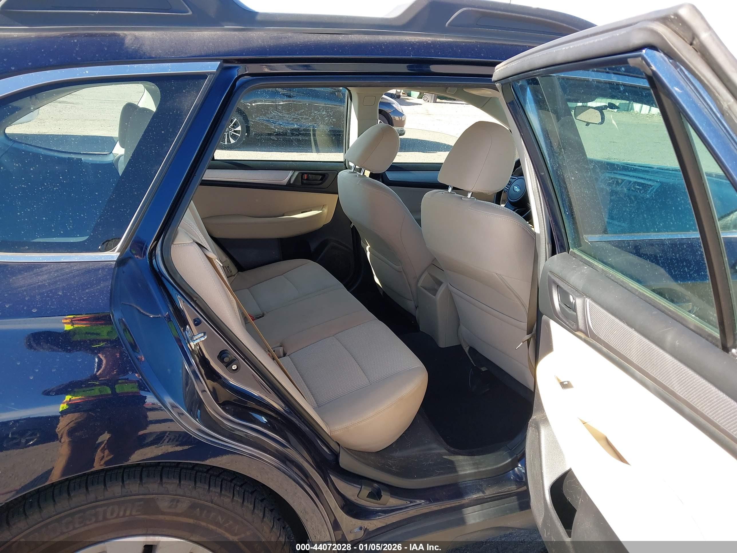 SUBARU OUTBACK image 8