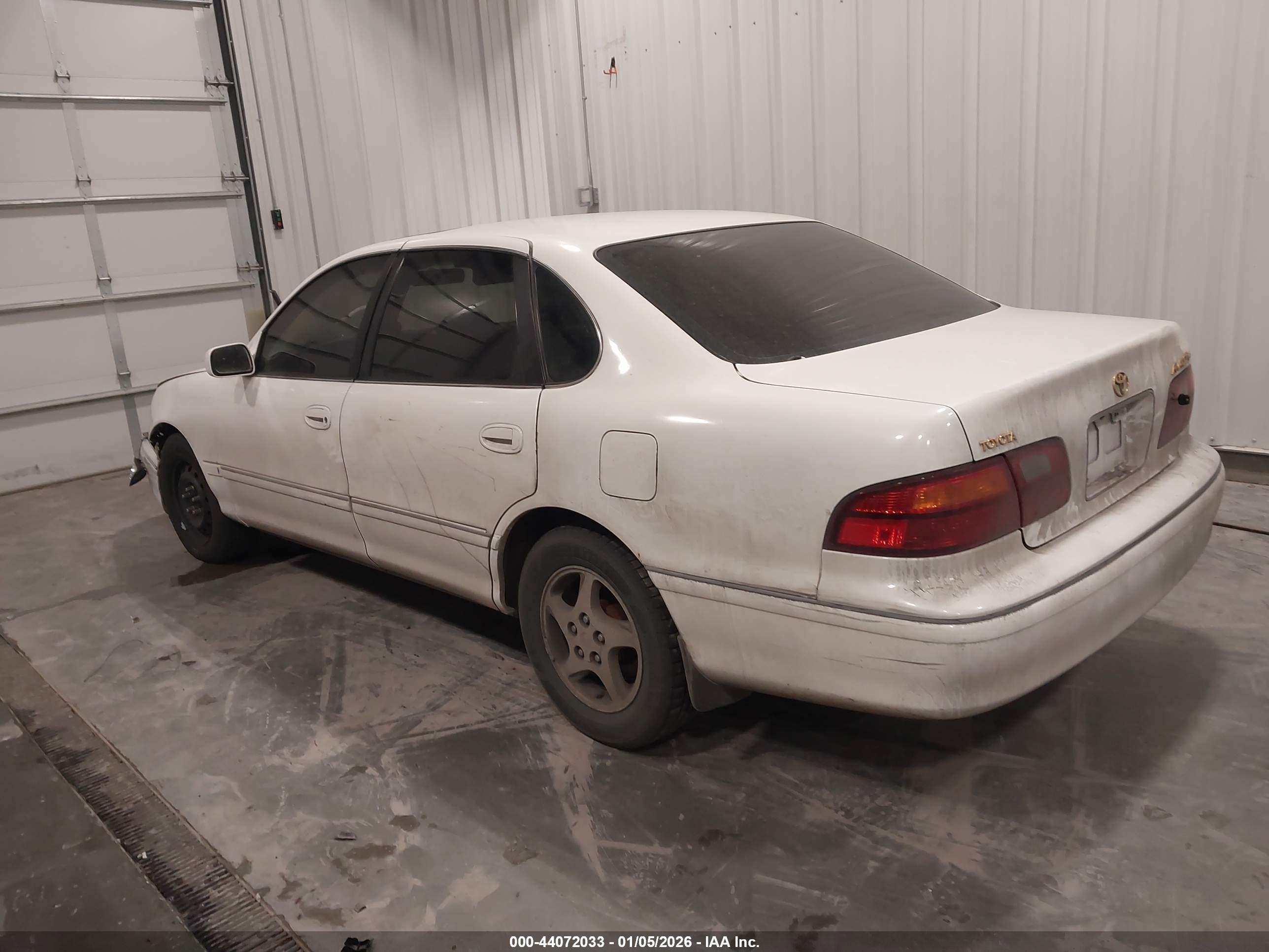 TOYOTA AVALON image 3