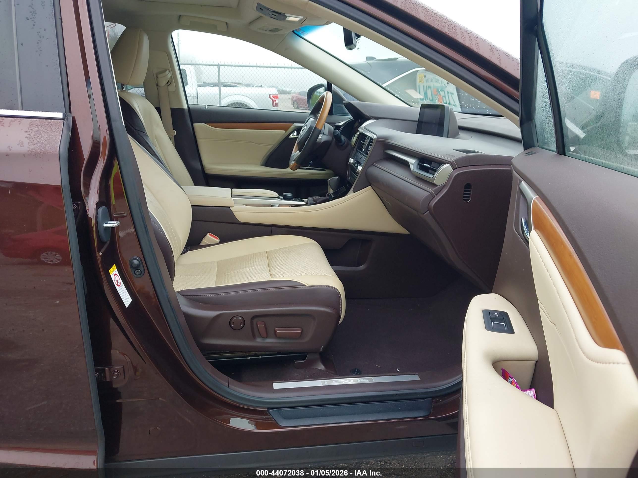 LEXUS RX image 5