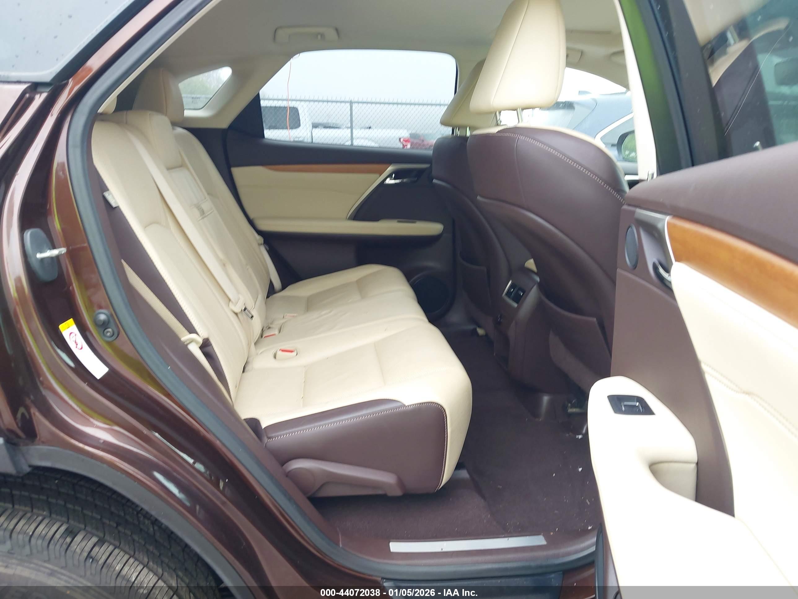 LEXUS RX image 8