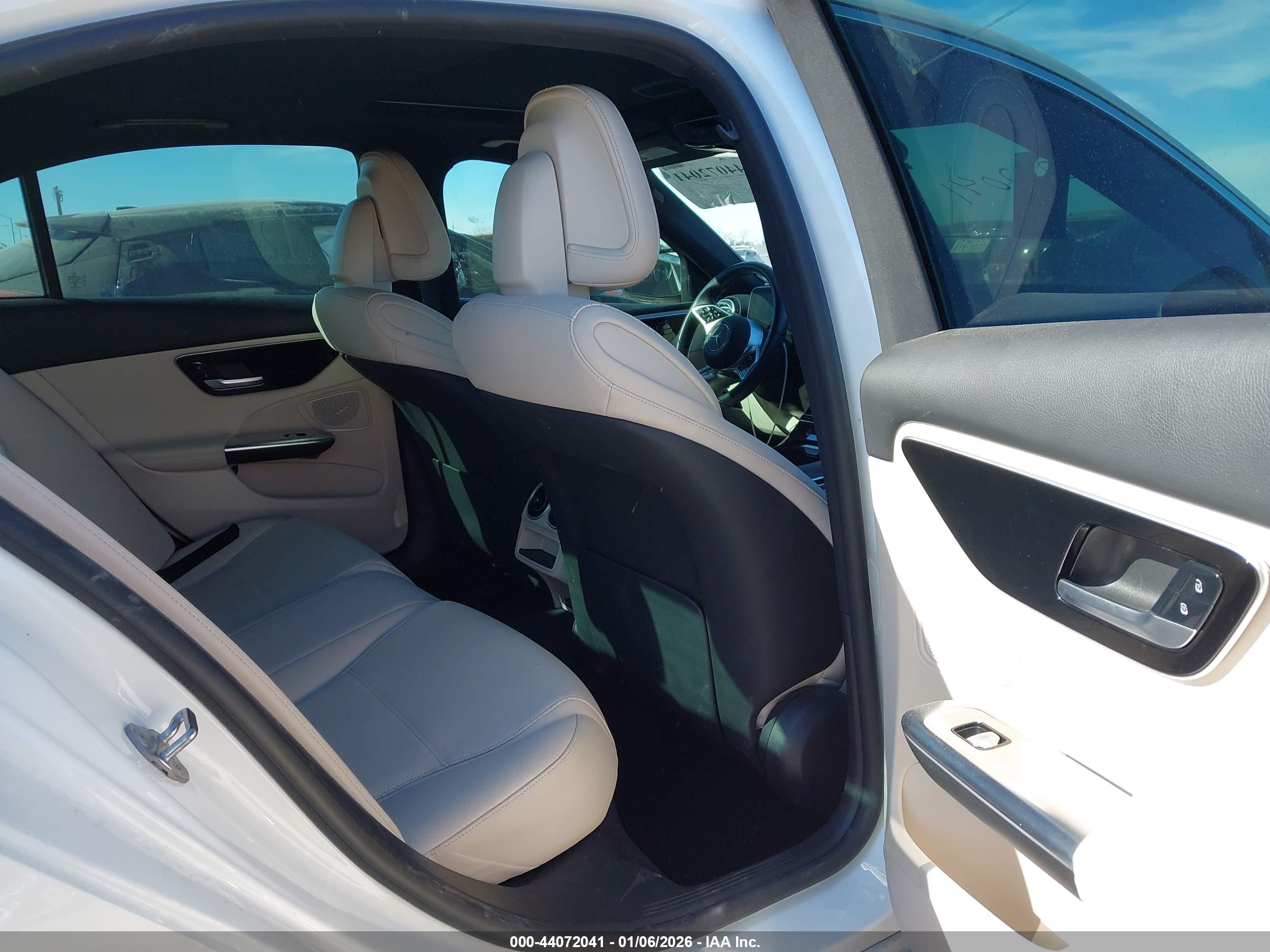 MERCEDES-BENZ C image 8