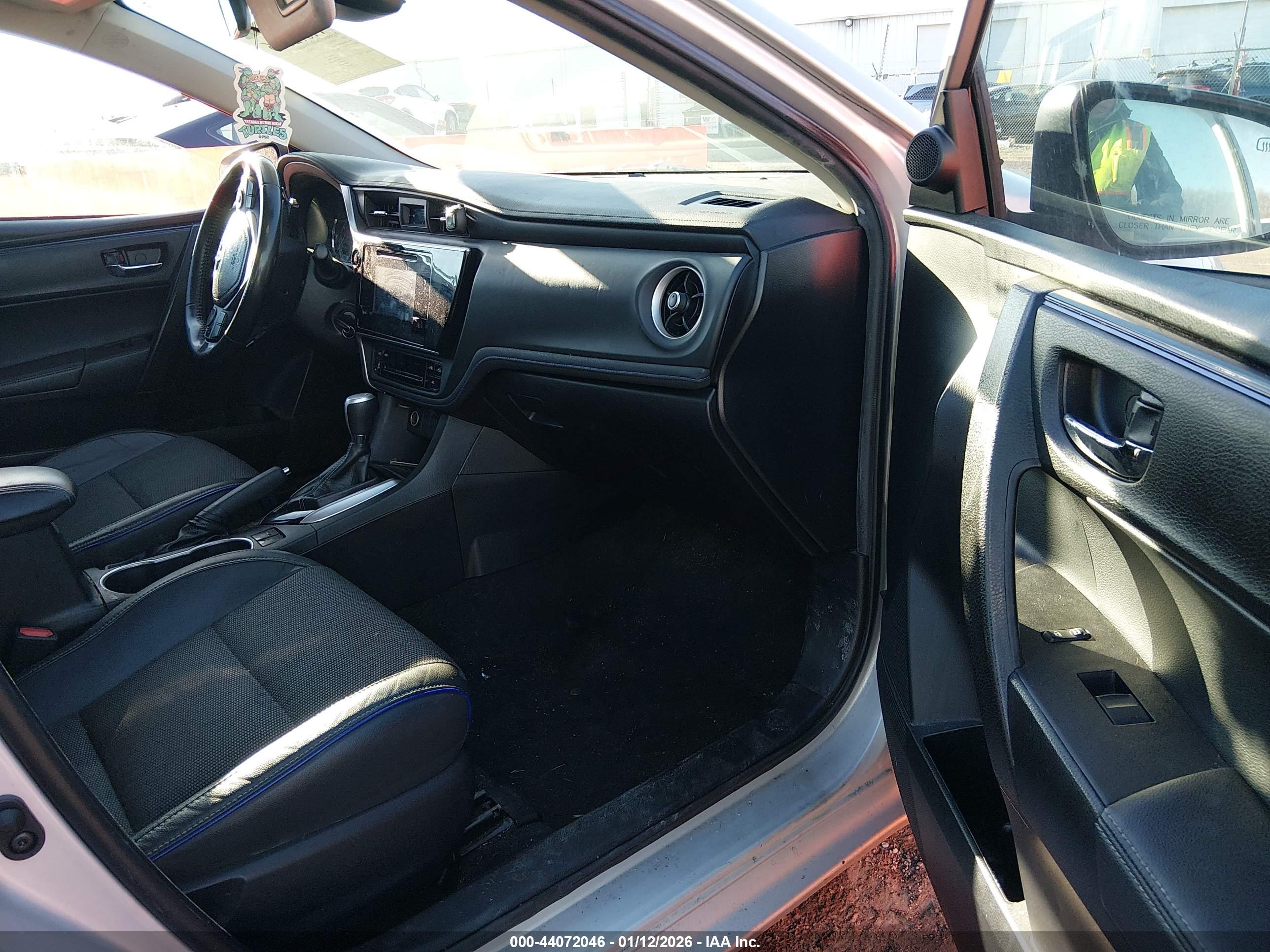TOYOTA COROLLA image 5