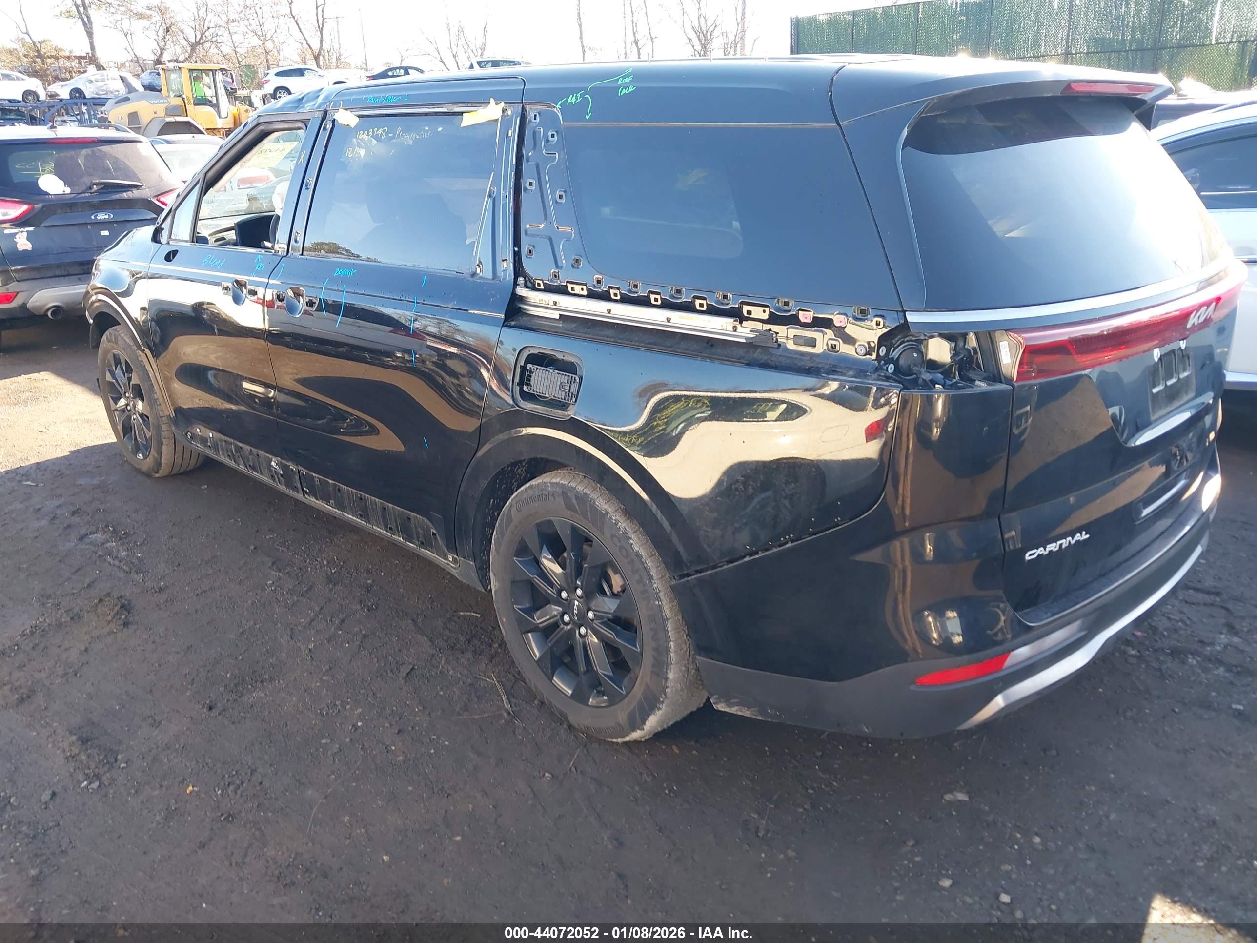 KIA CARNIVAL image 3