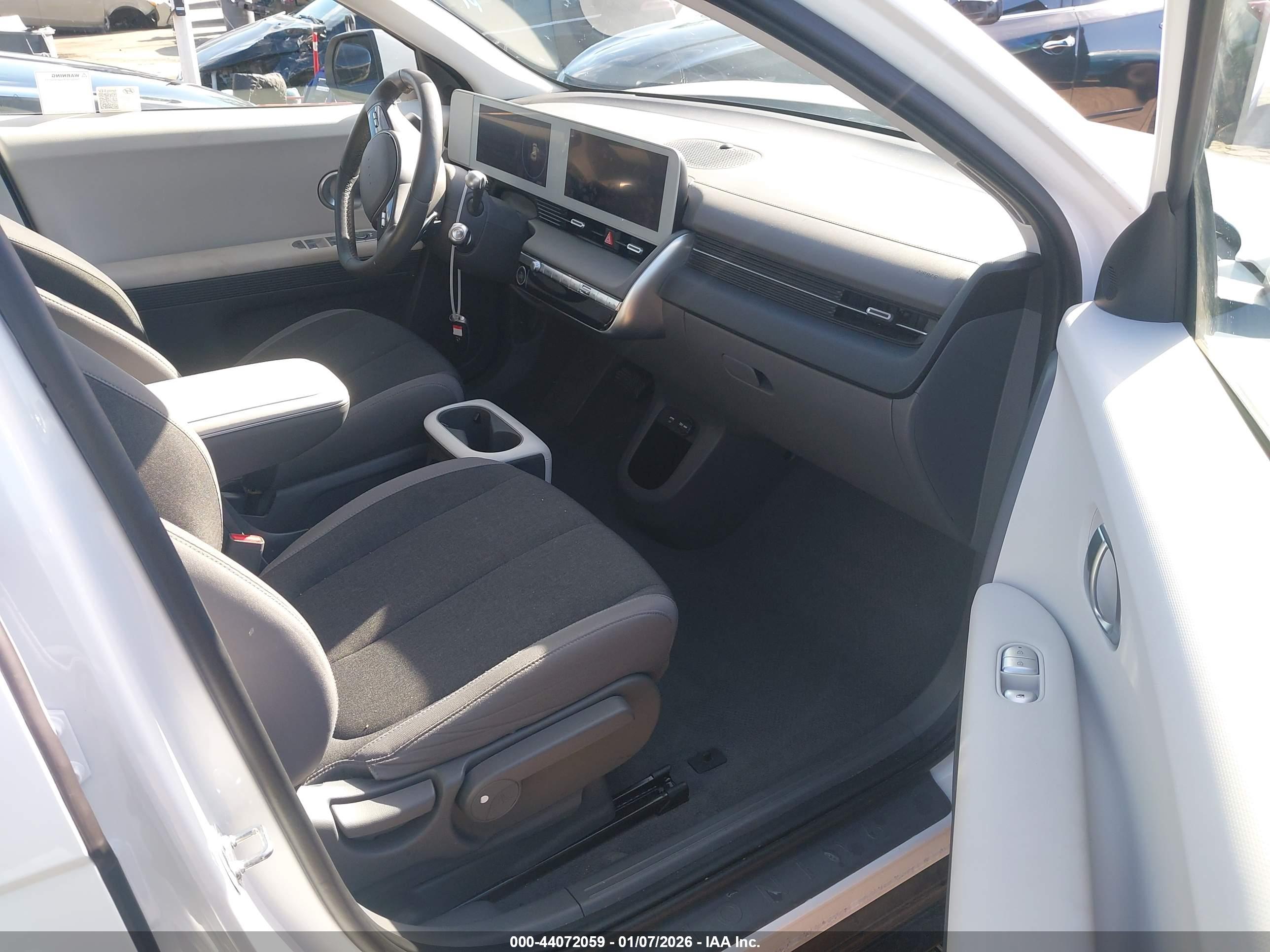 HYUNDAI IONIQ image 5