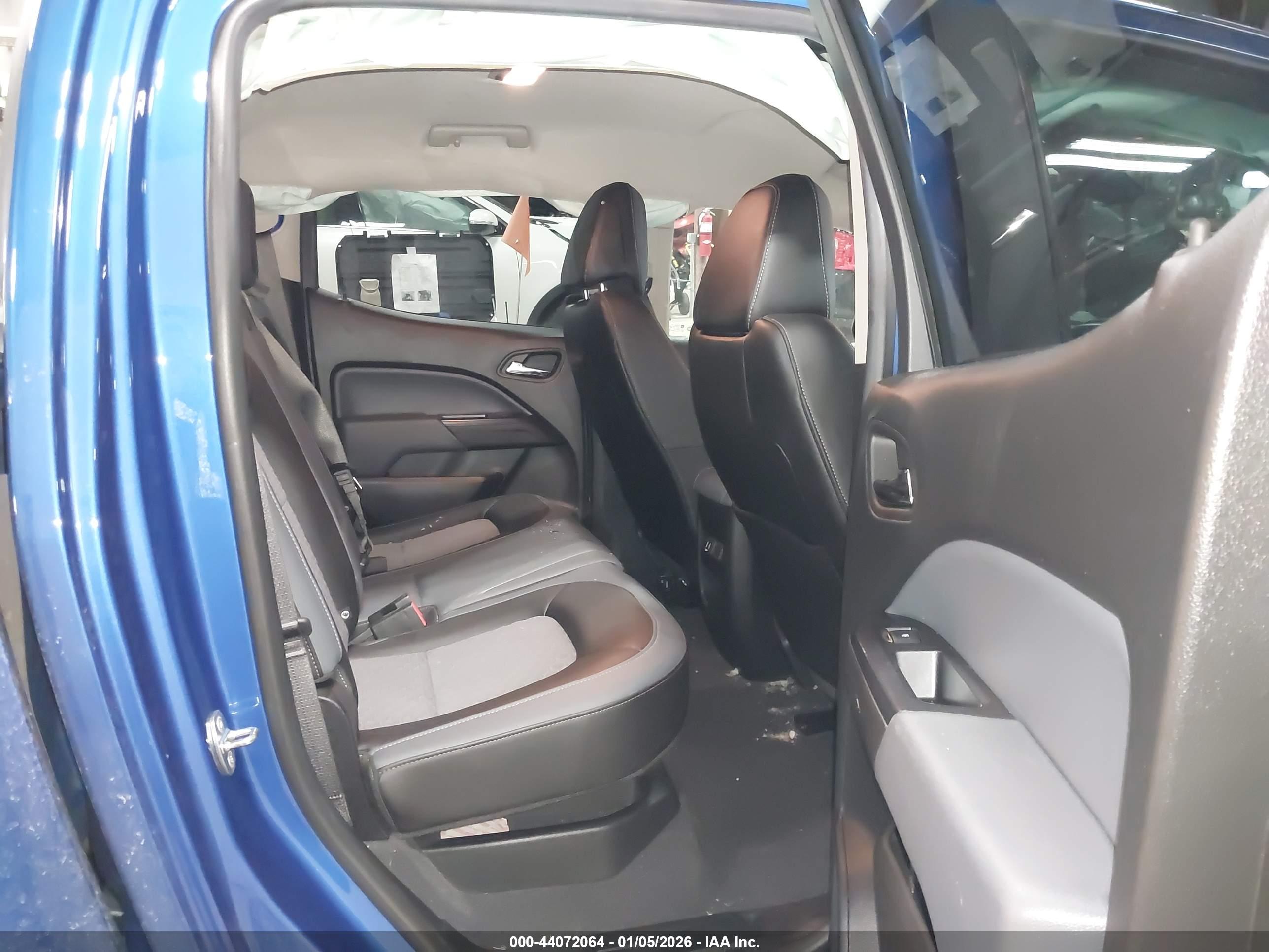 CHEVROLET COLORADO image 8