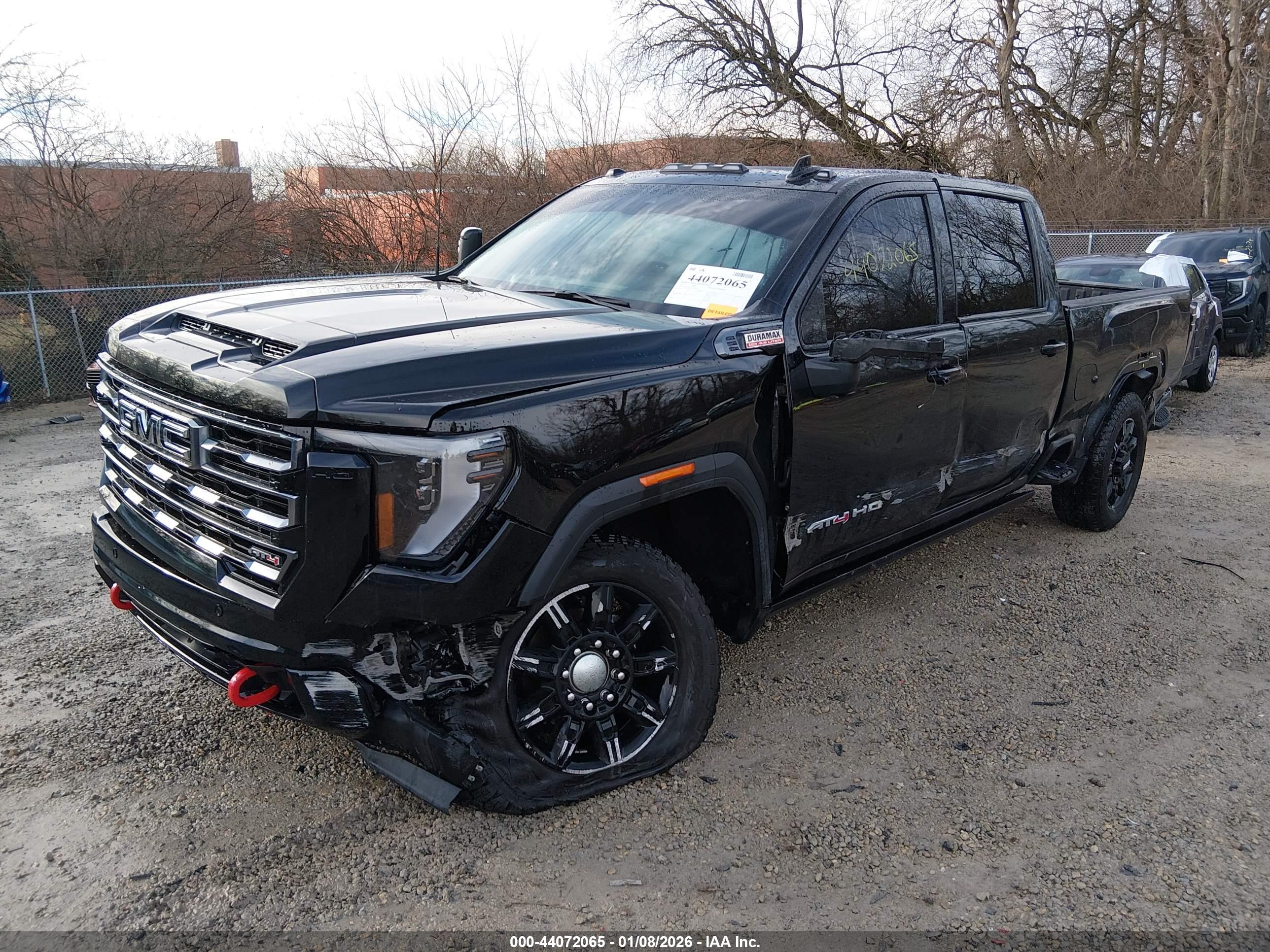GMC SIERRA image 2
