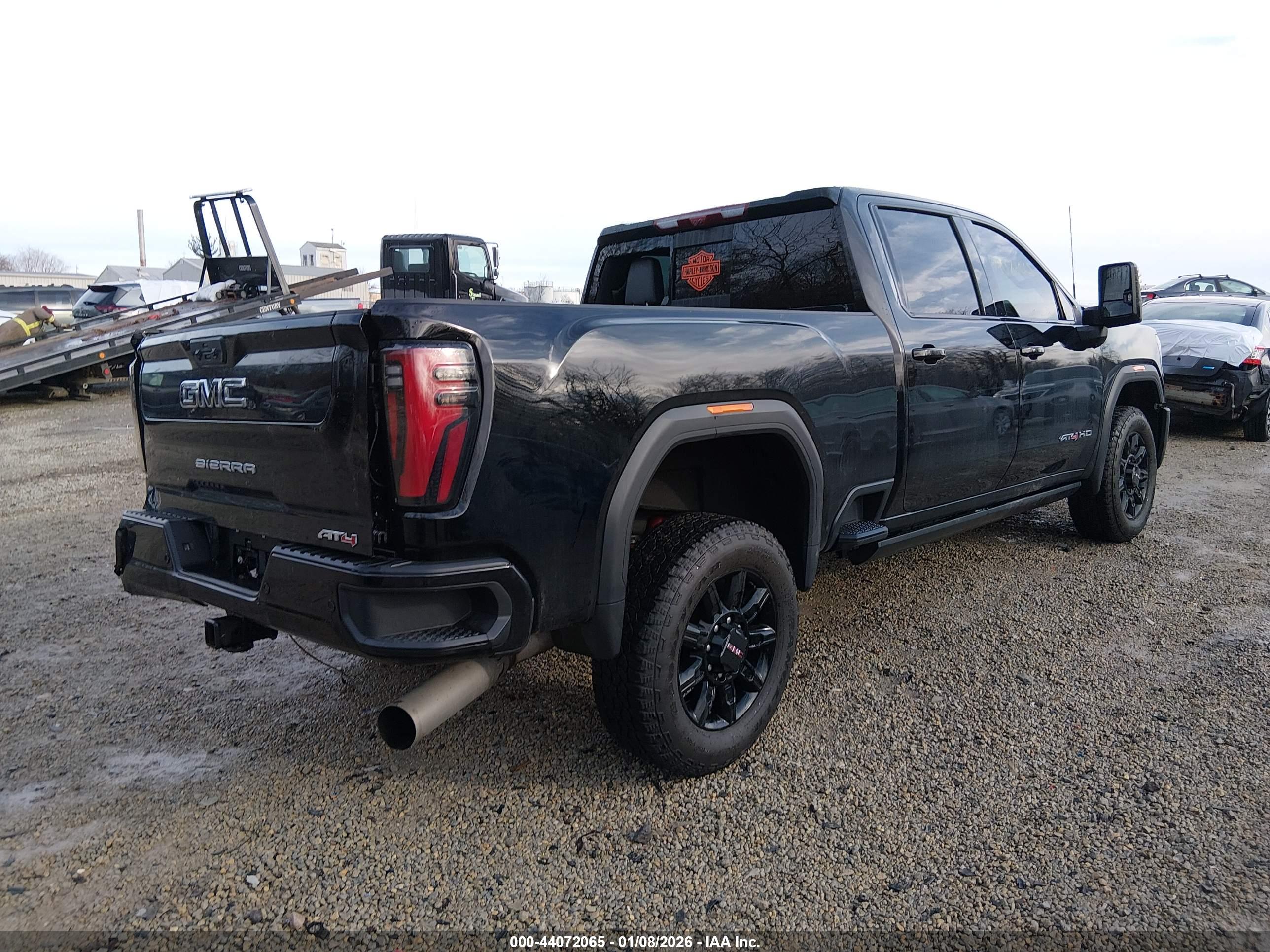 GMC SIERRA image 4