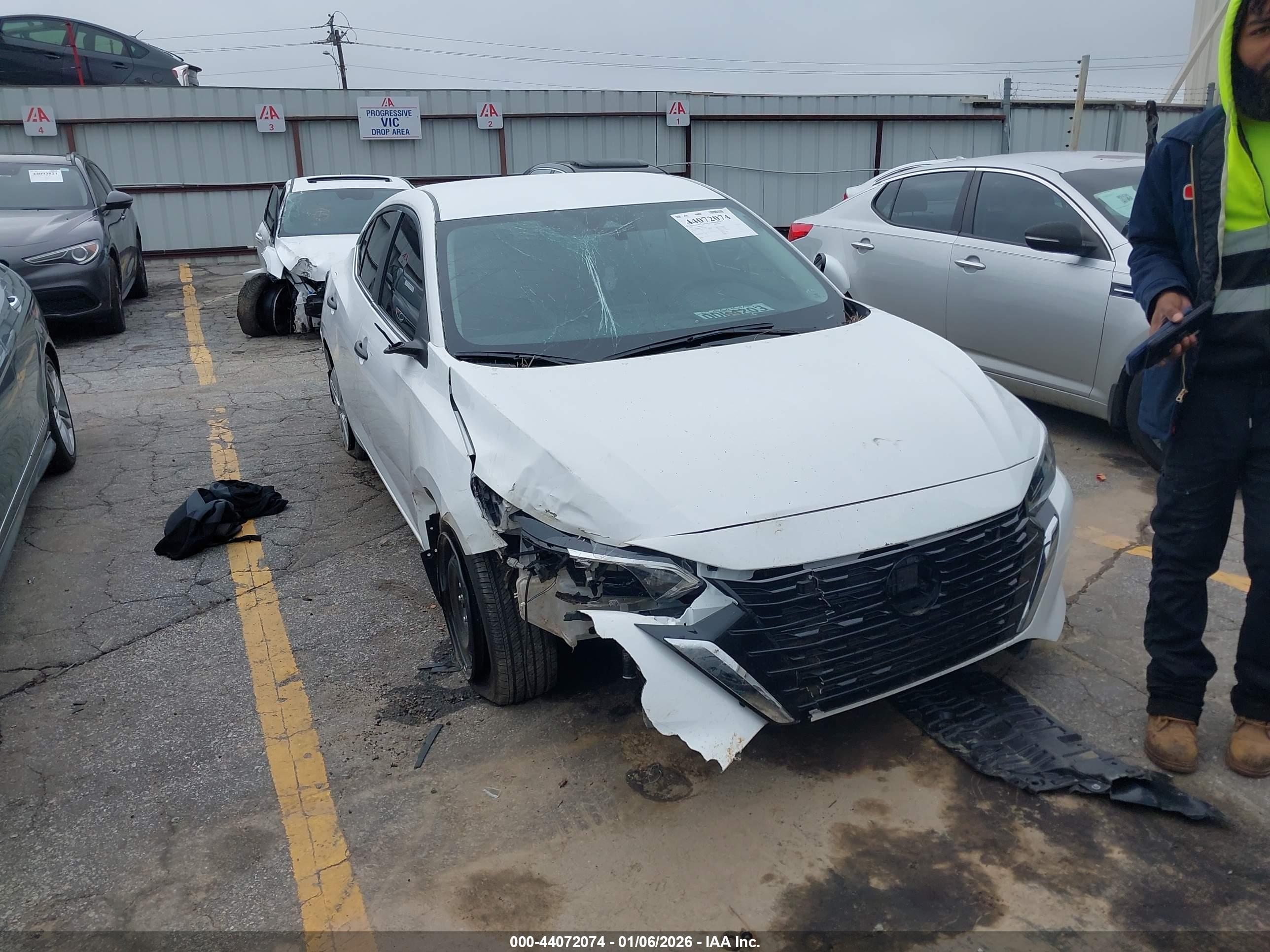 NISSAN SENTRA image 6