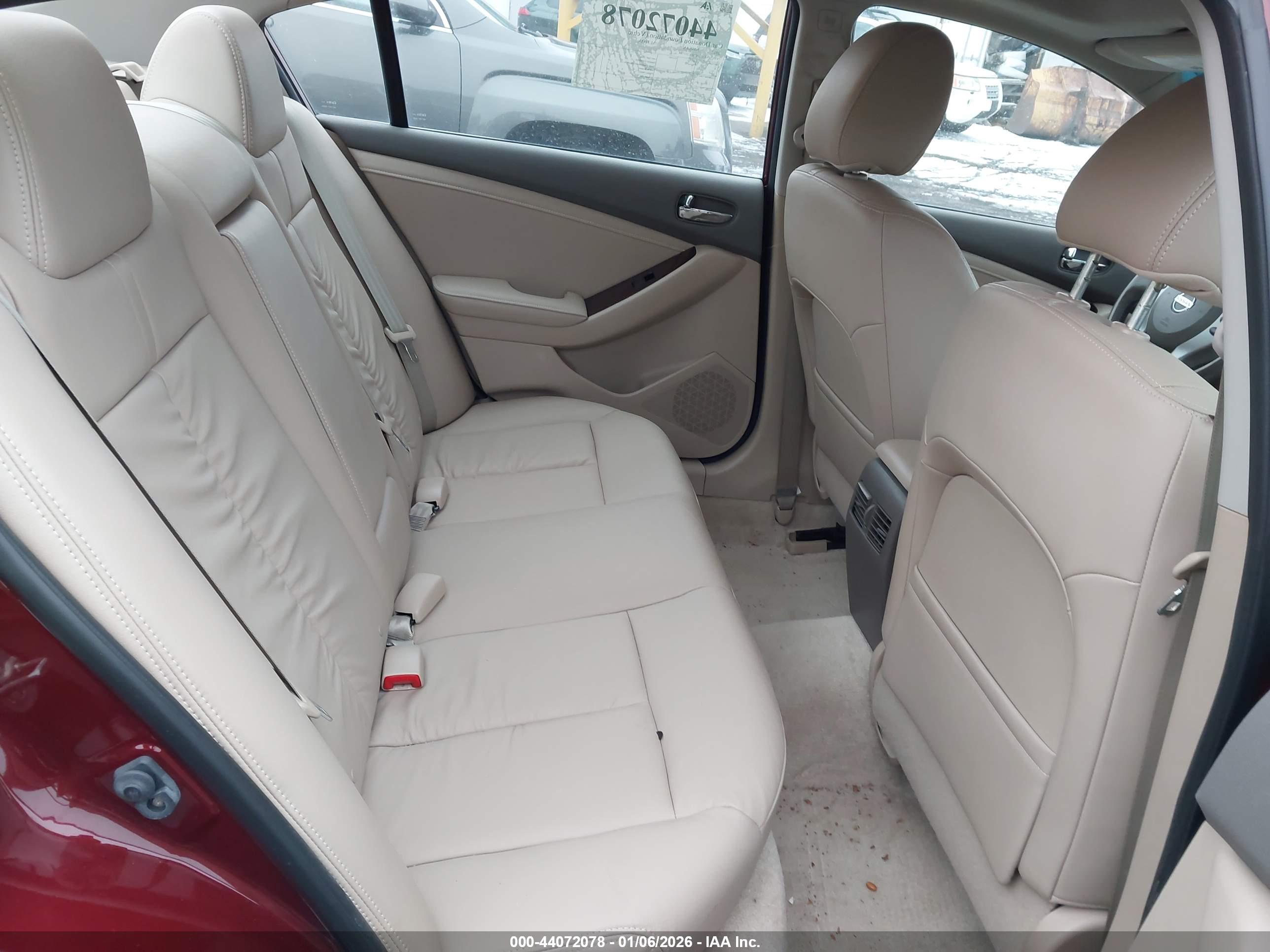 NISSAN ALTIMA image 8