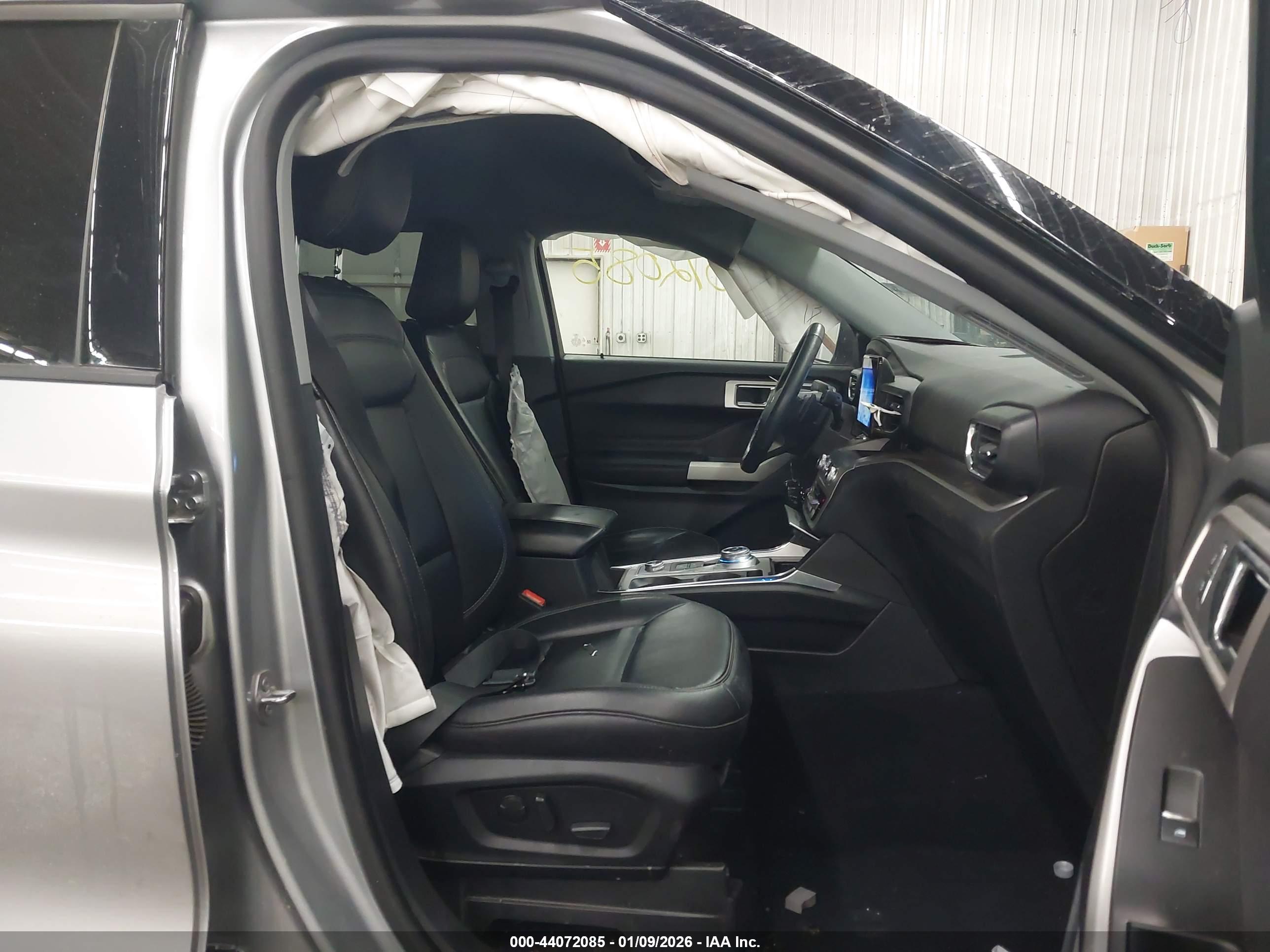 FORD EXPLORER image 5