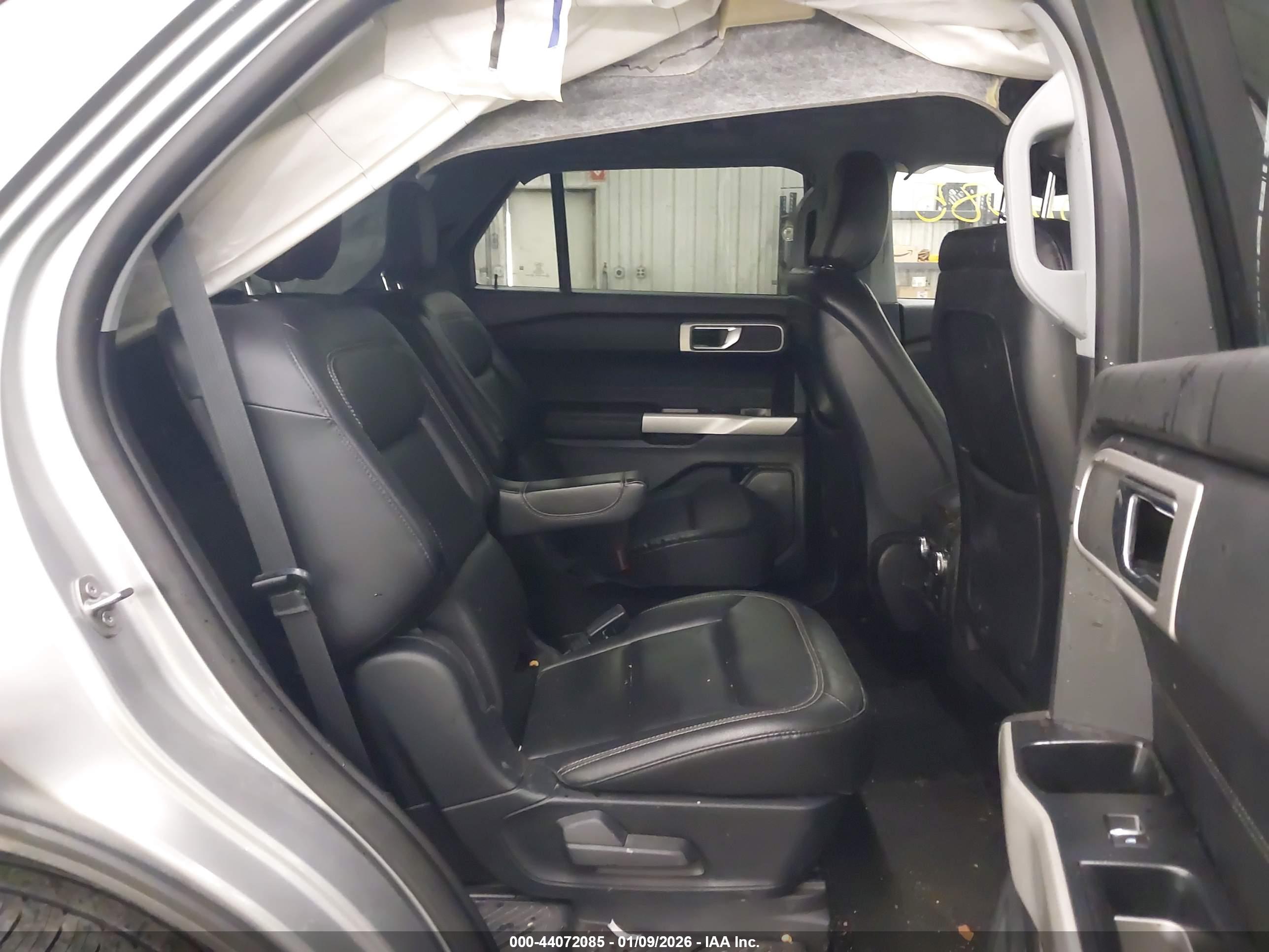 FORD EXPLORER image 8