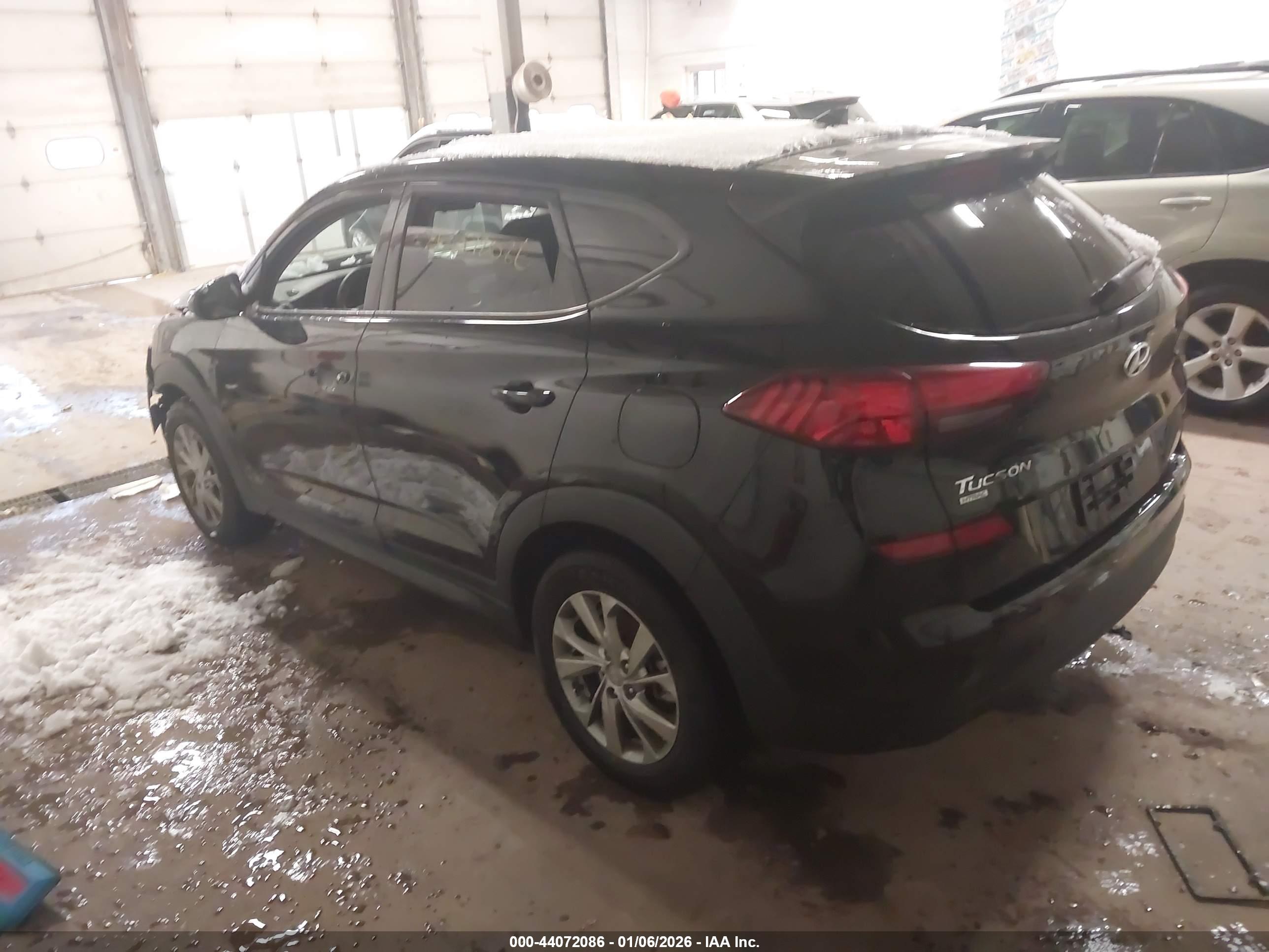 HYUNDAI TUCSON image 3