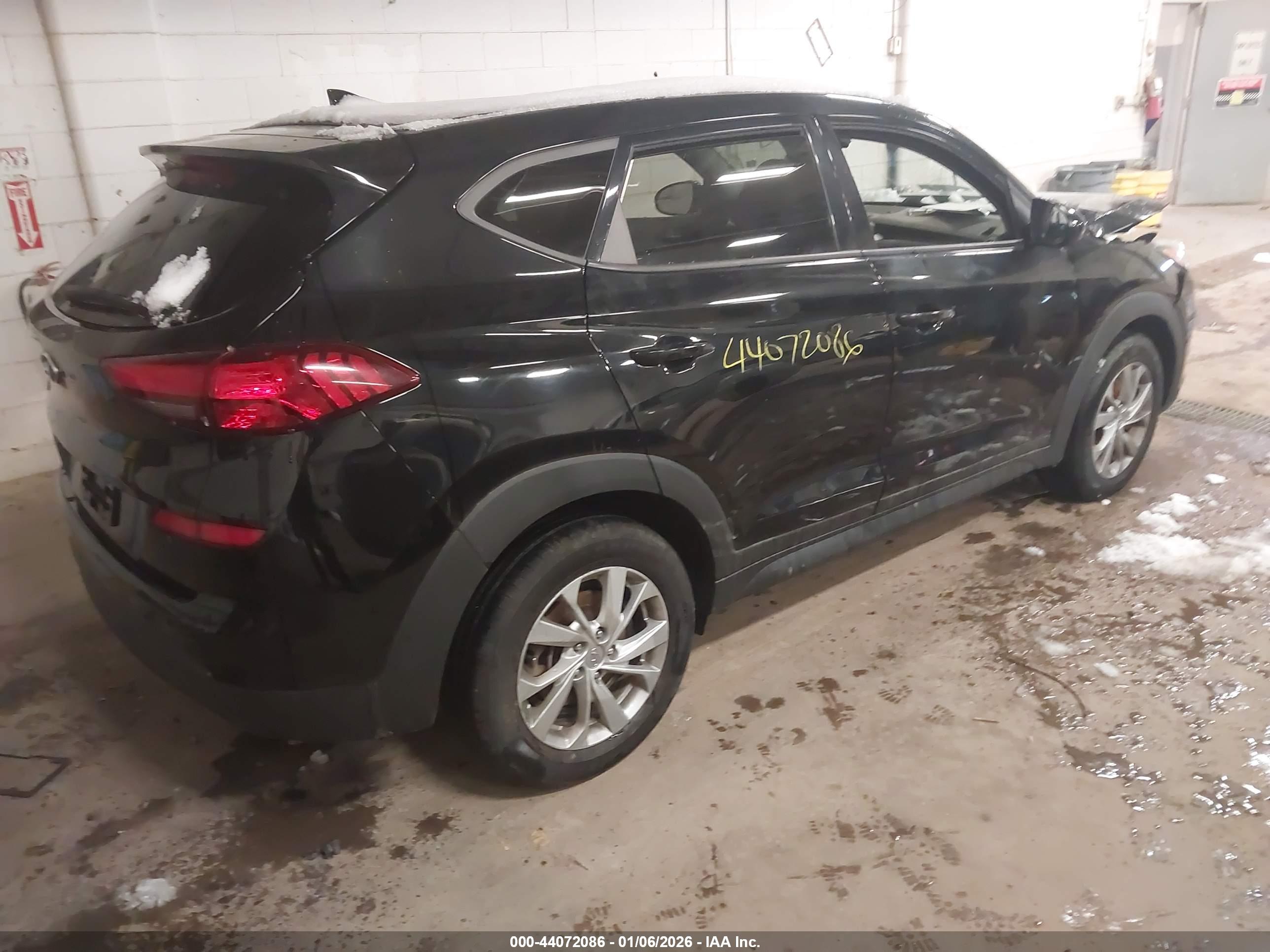 HYUNDAI TUCSON image 4