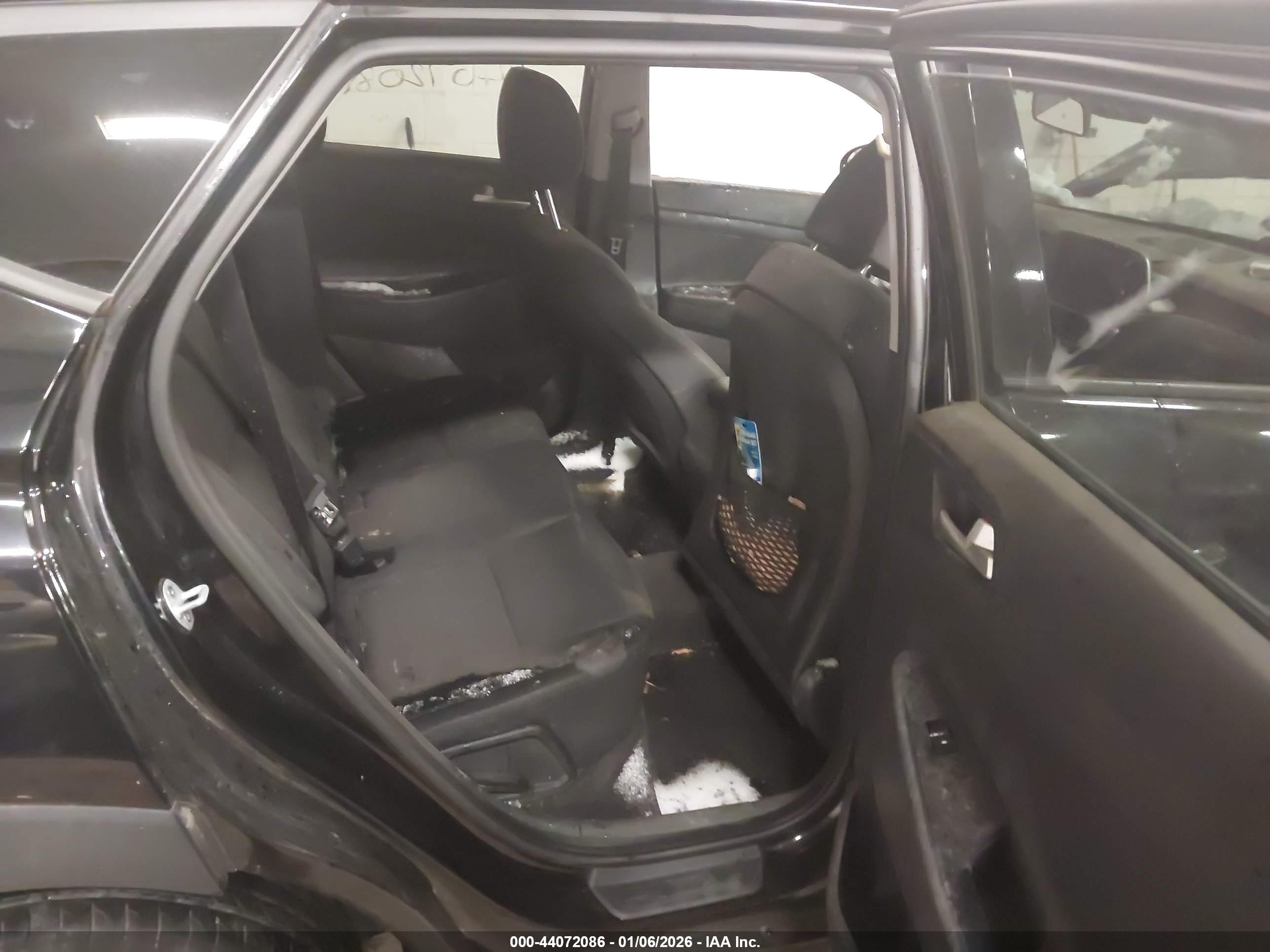 HYUNDAI TUCSON image 8