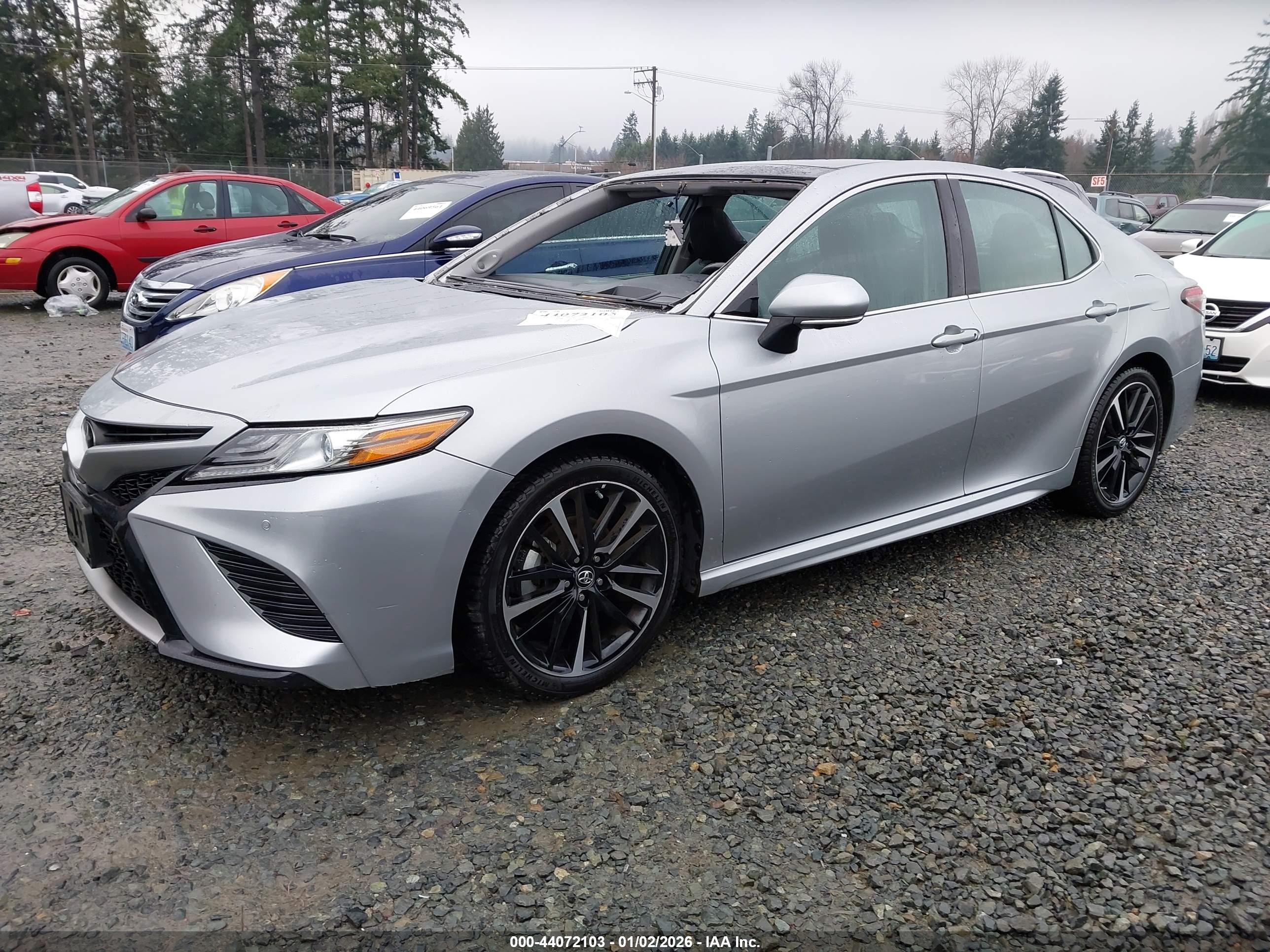 TOYOTA CAMRY image 2