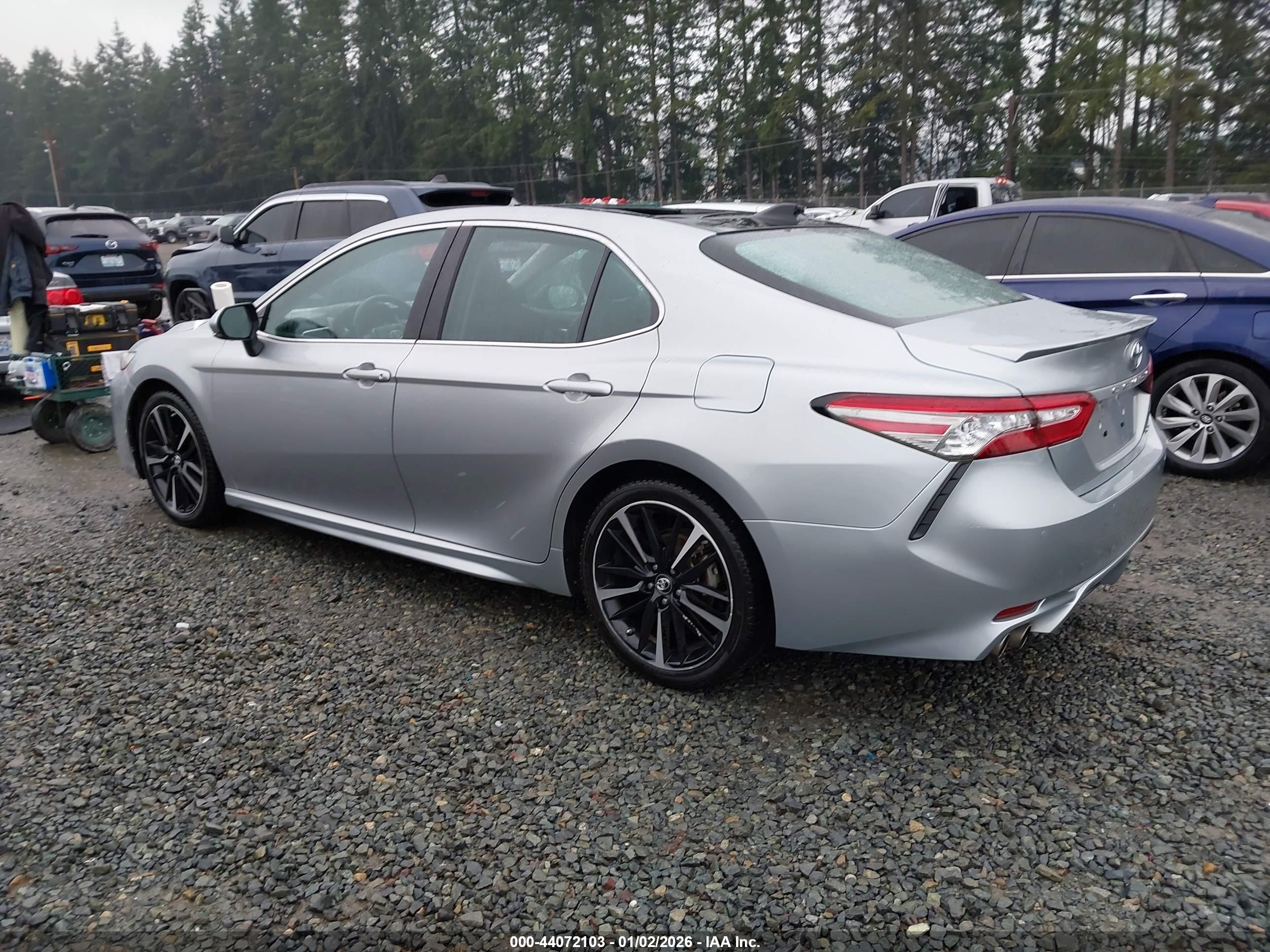TOYOTA CAMRY image 3