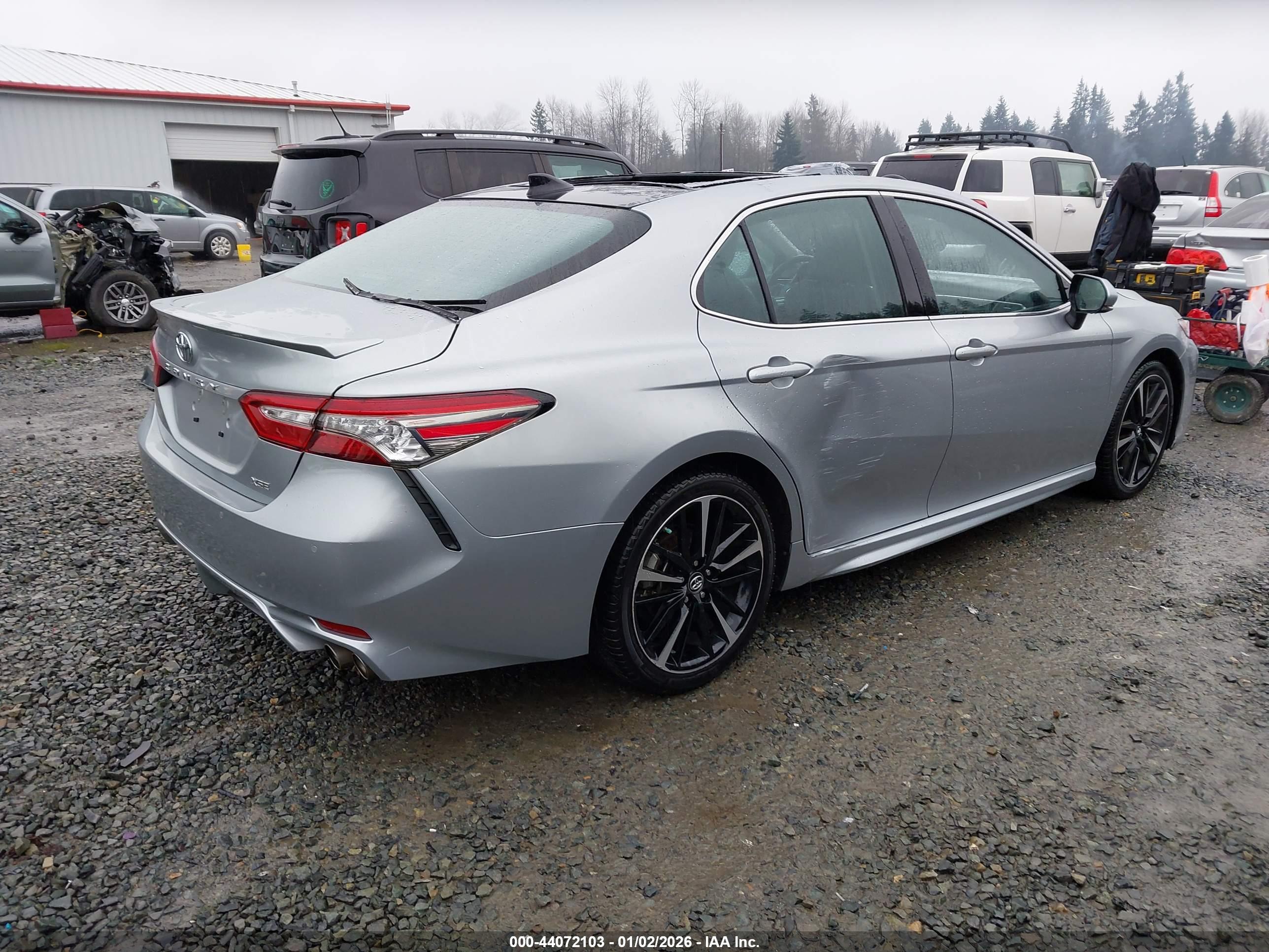 TOYOTA CAMRY image 4