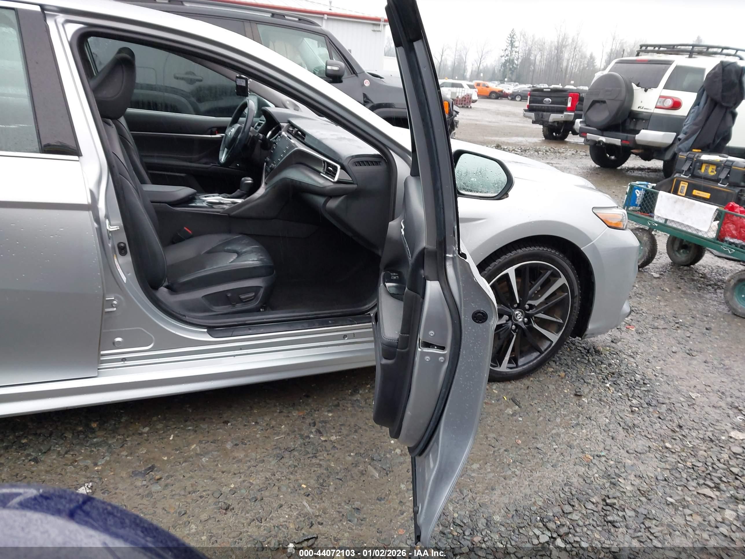 TOYOTA CAMRY image 5