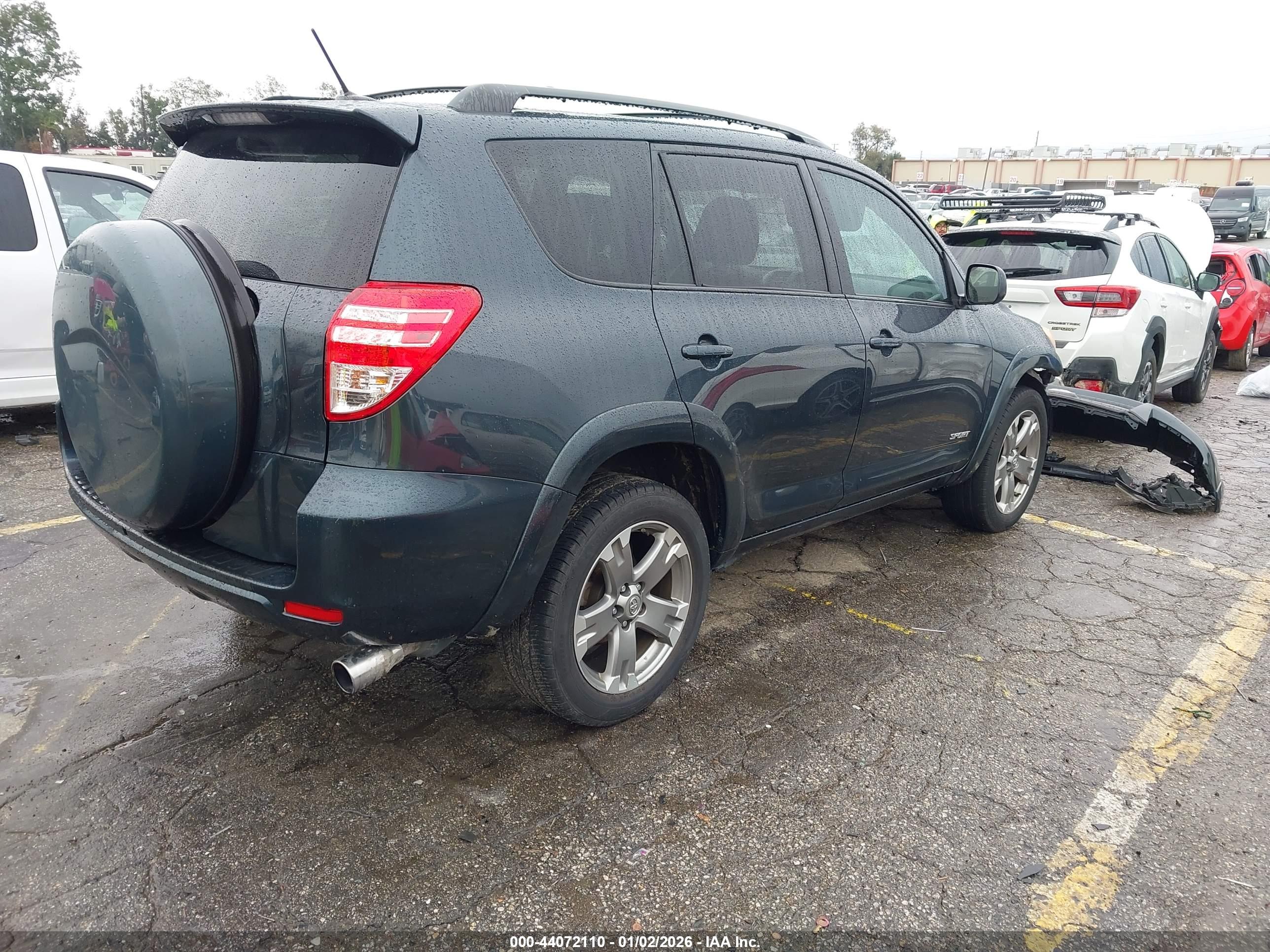 TOYOTA RAV4 image 4