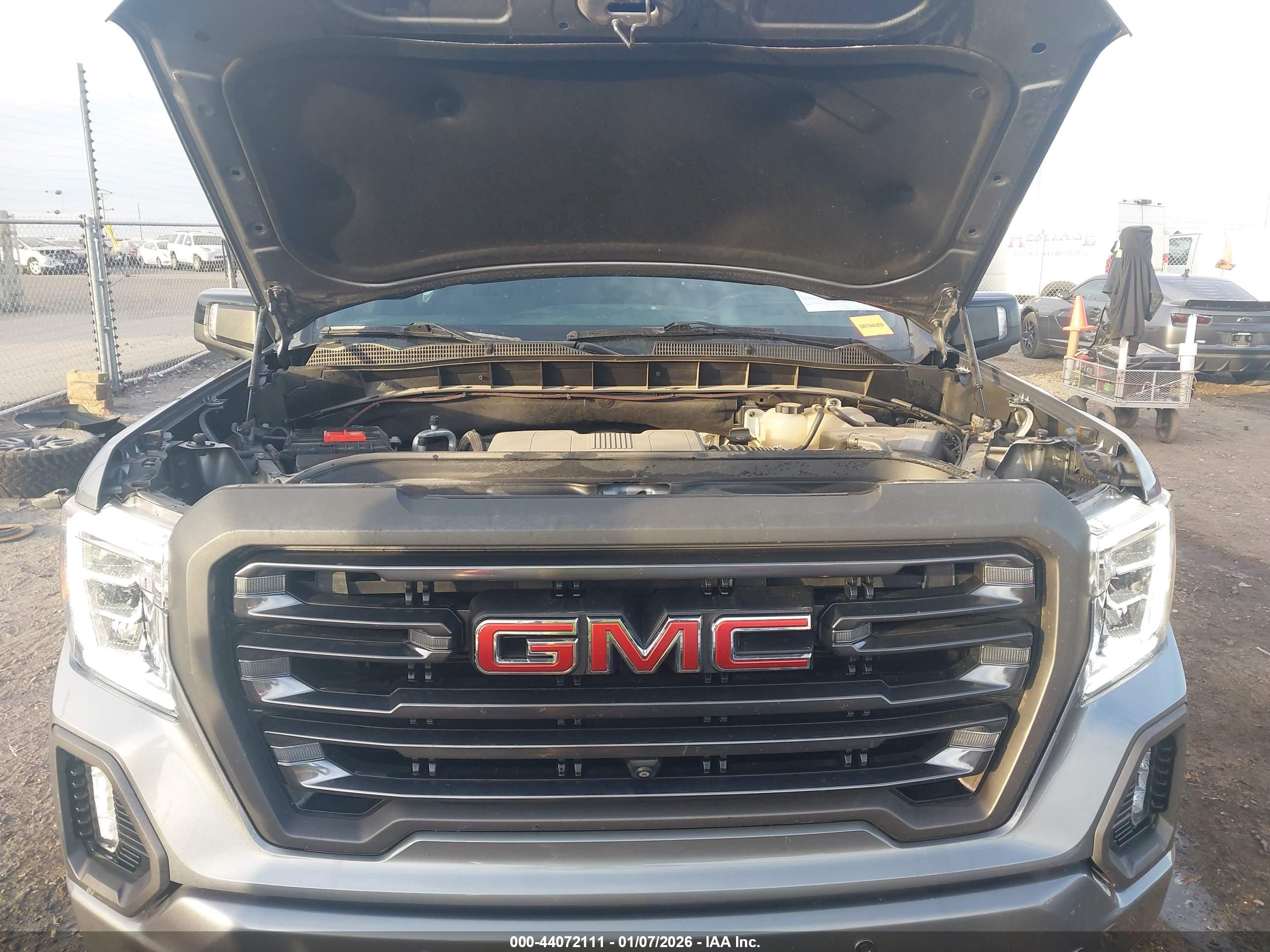 GMC SIERRA image 10