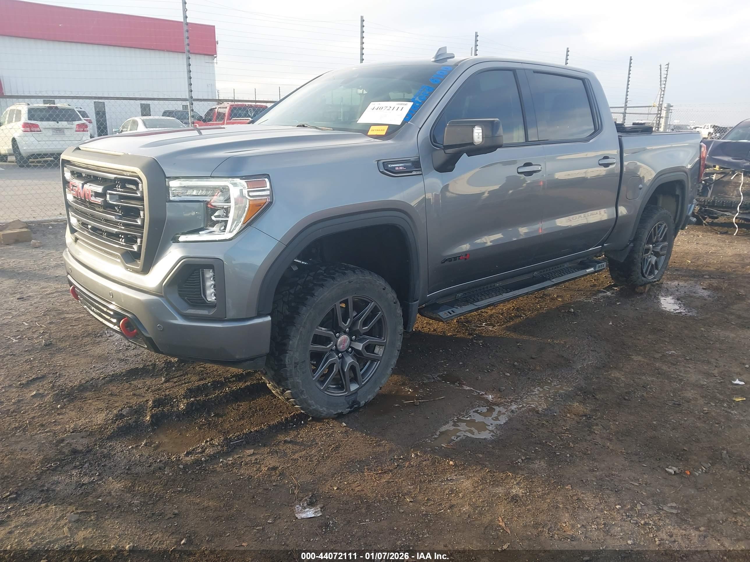 GMC SIERRA image 2
